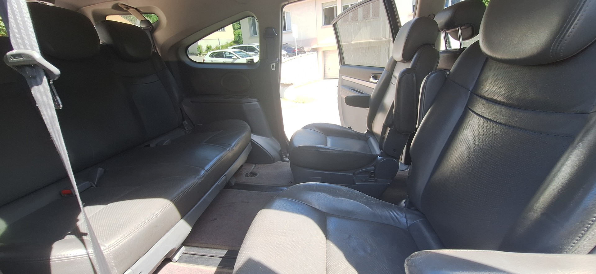 KGM-SsangYong Rodius SV 270 Xdi 4WD Automatic-image-10