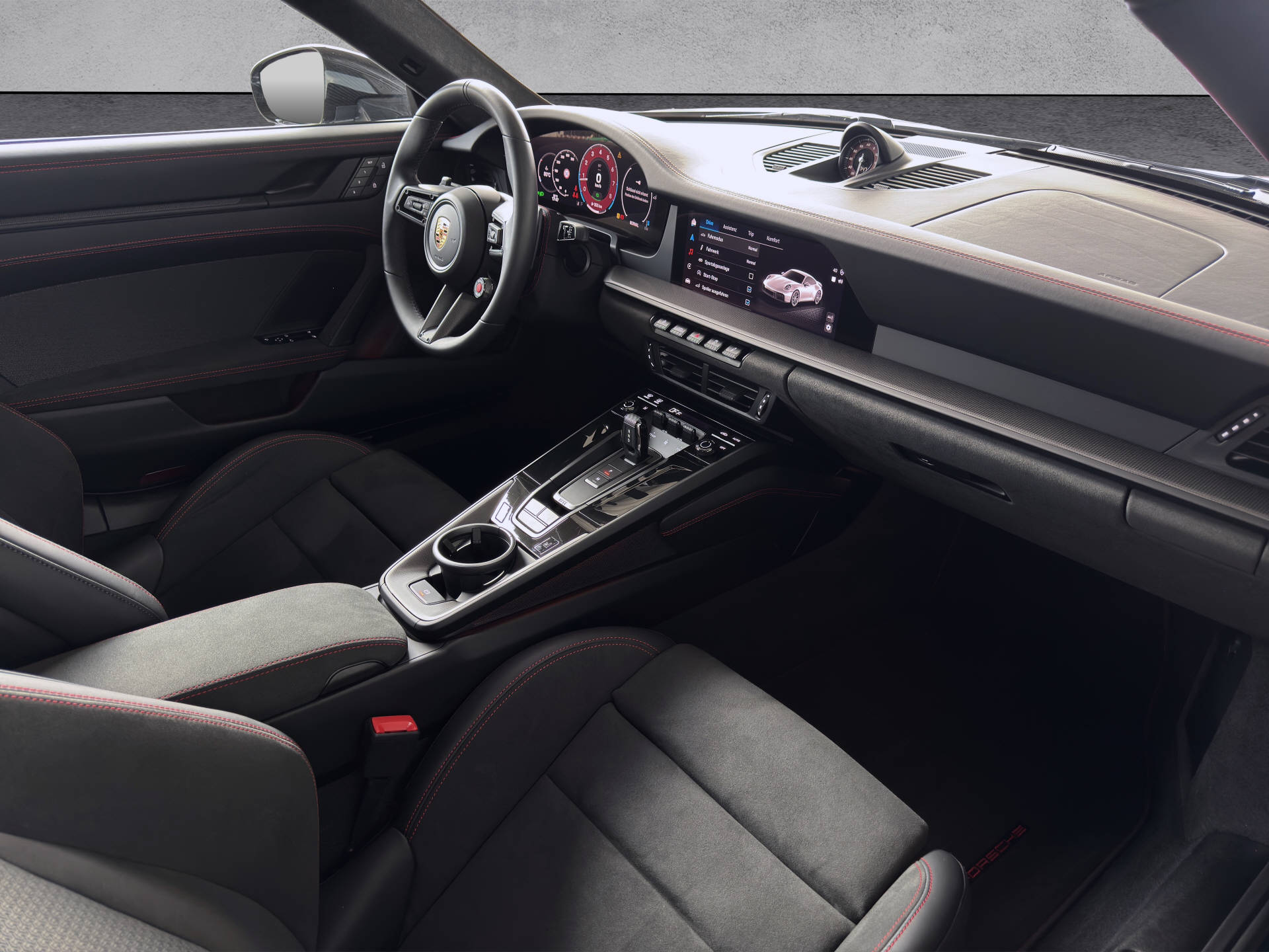 PORSCHE 911 Carrera 4 GTS-image-7