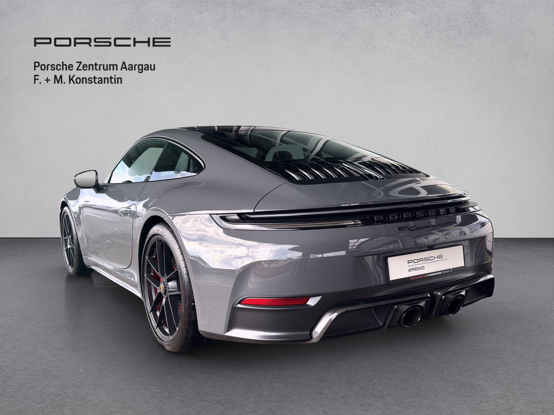 PORSCHE 911 Carrera 4 GTS-image-3