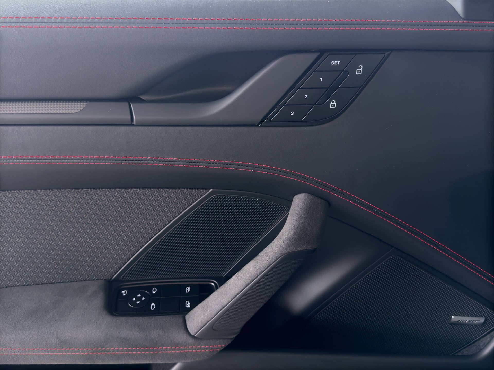 PORSCHE 911 Carrera 4 GTS-image-10