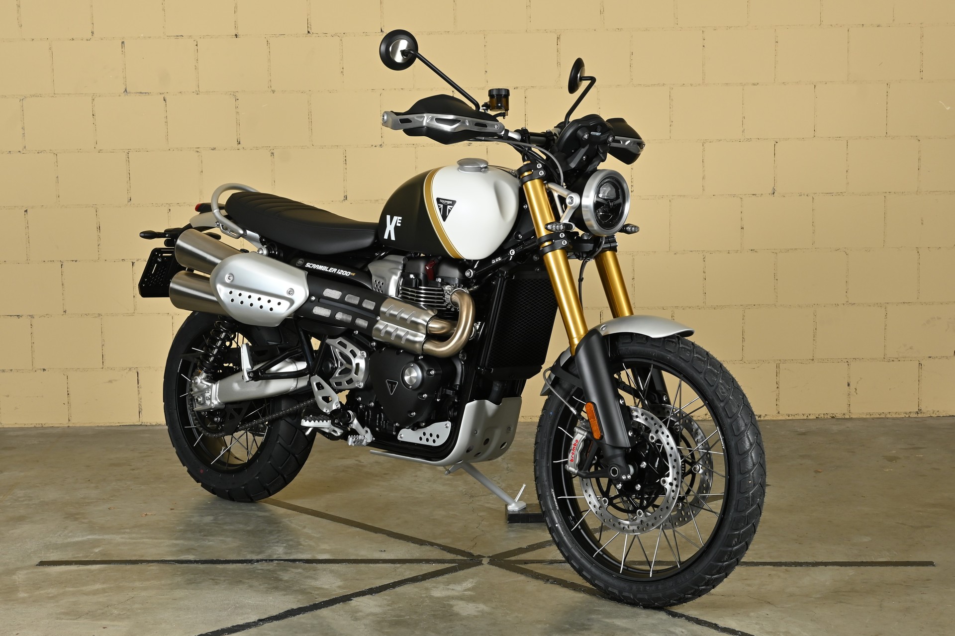TRIUMPH Scrambler 1200 XE-image-1