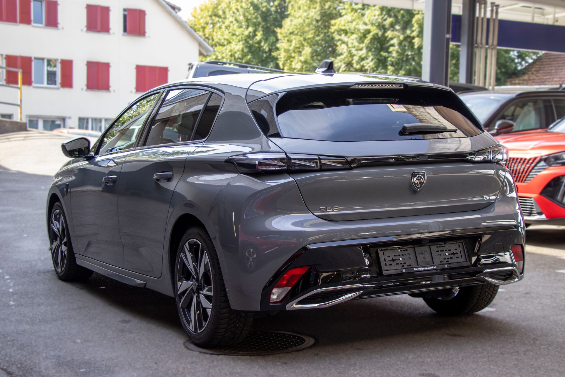 PEUGEOT 308 1.2 HEV 145 GT-showroom-element-1