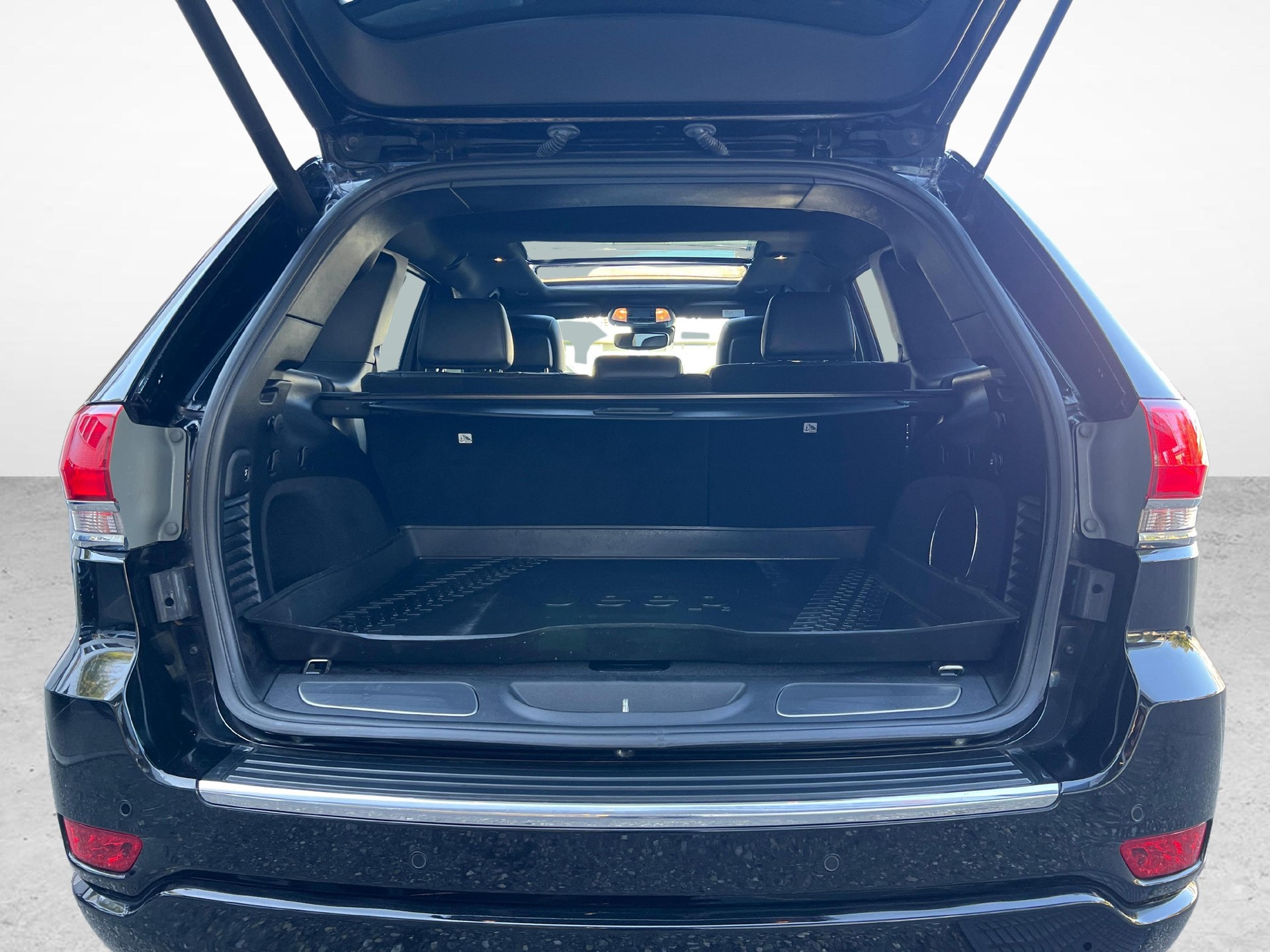 JEEP Grand Cherokee 3.0 CRD 250 Overland-image-11