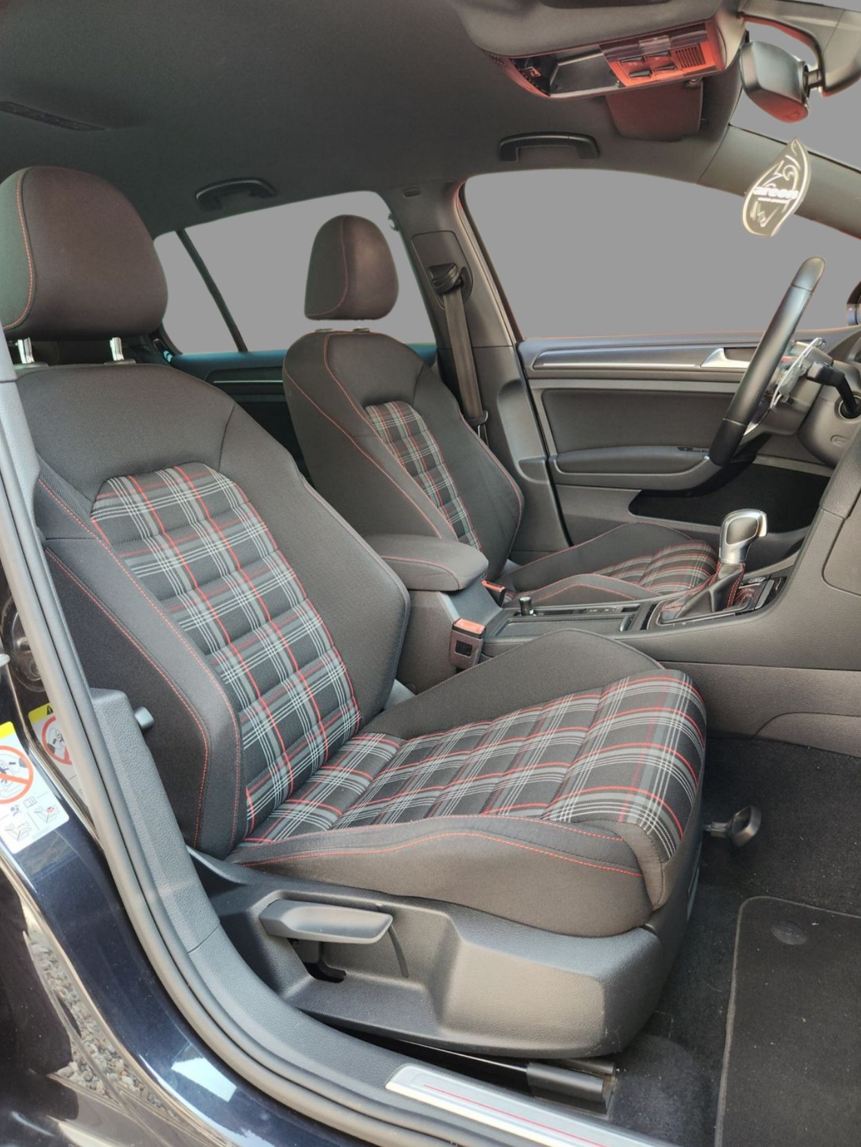VW Golf 2.0 TSI GTI DSG-image-12
