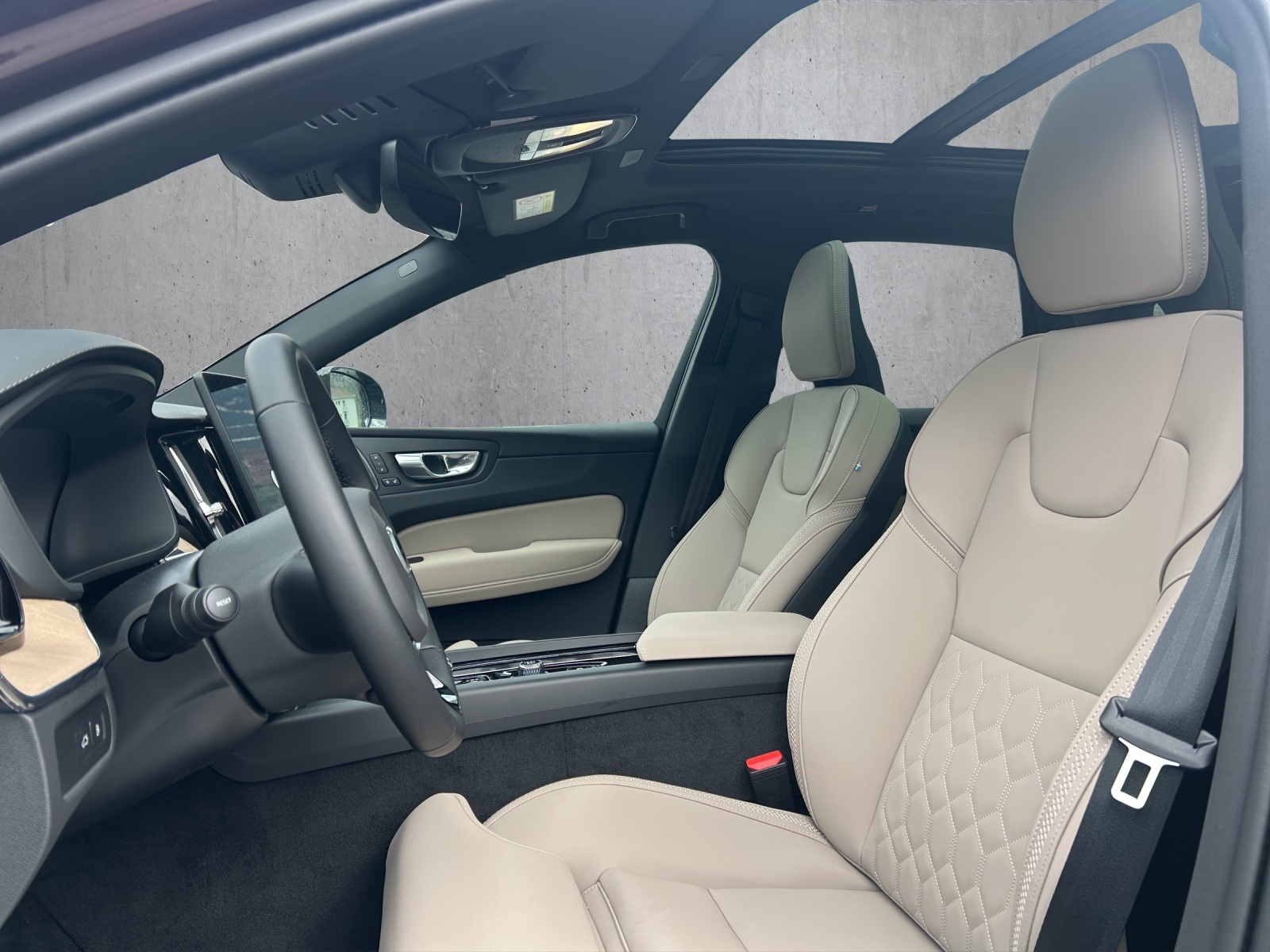 VOLVO XC60 T6 eAWD PluginHybrid Ultra Dark Geartronic-image-7