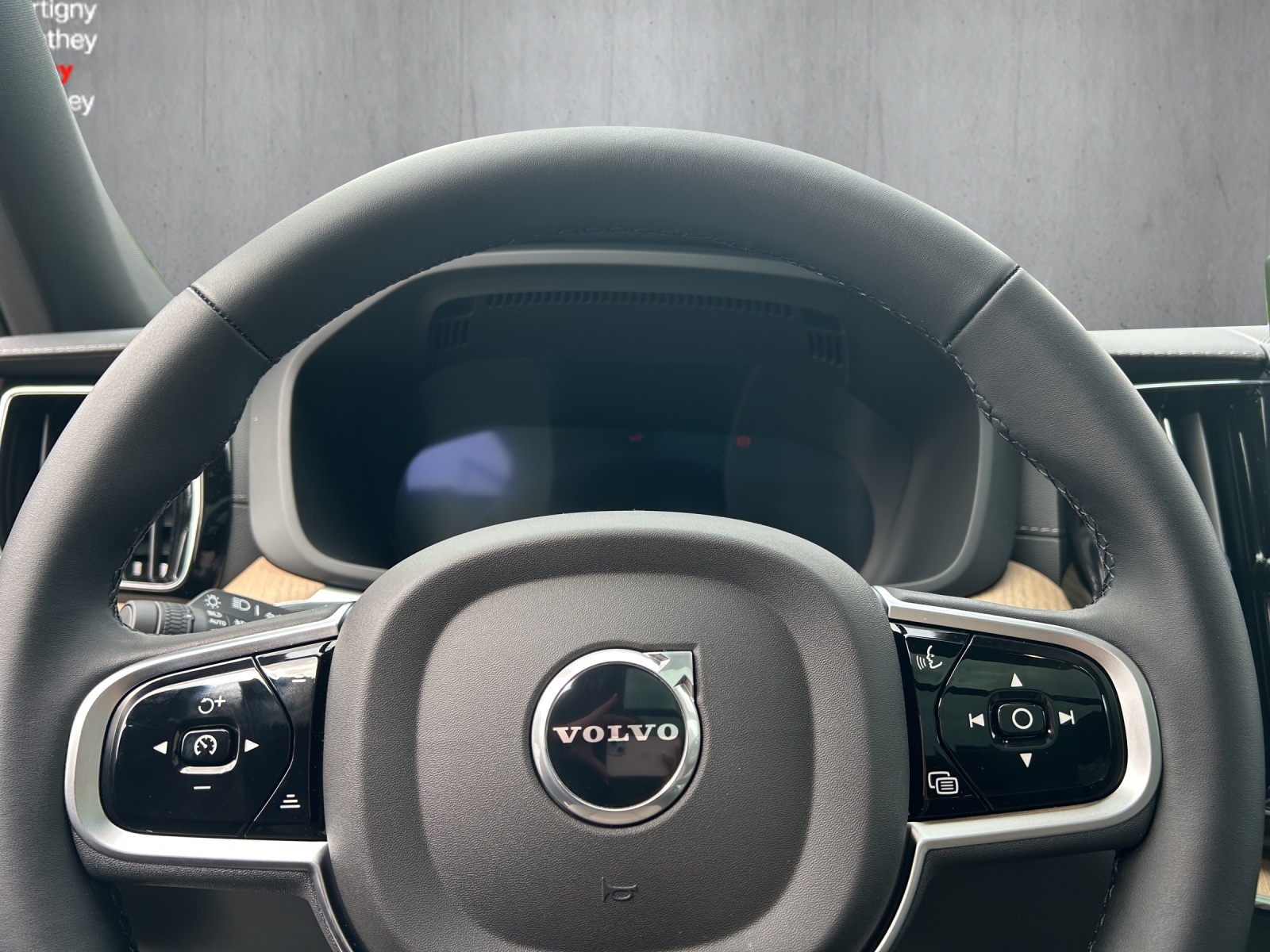 VOLVO XC60 T6 eAWD PluginHybrid Ultra Dark Geartronic-image-14