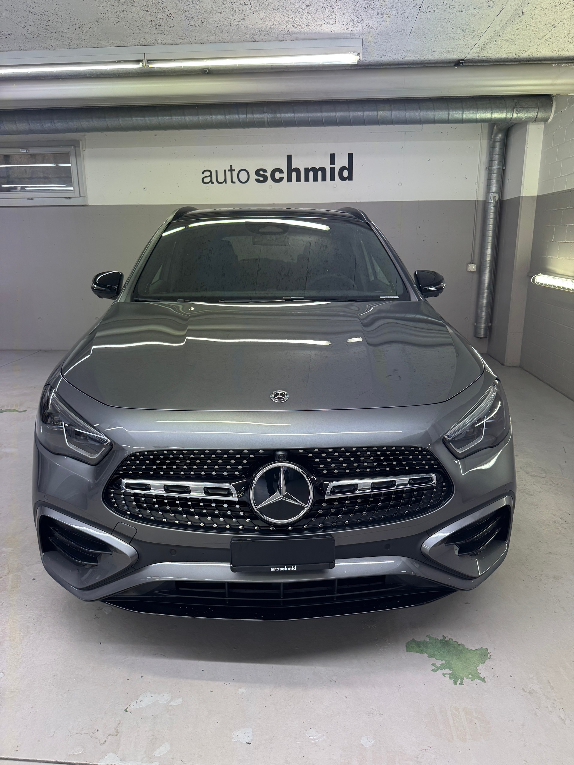 MERCEDES-BENZ GLA 250 4MATIC Swiss Star-showroom-element-2