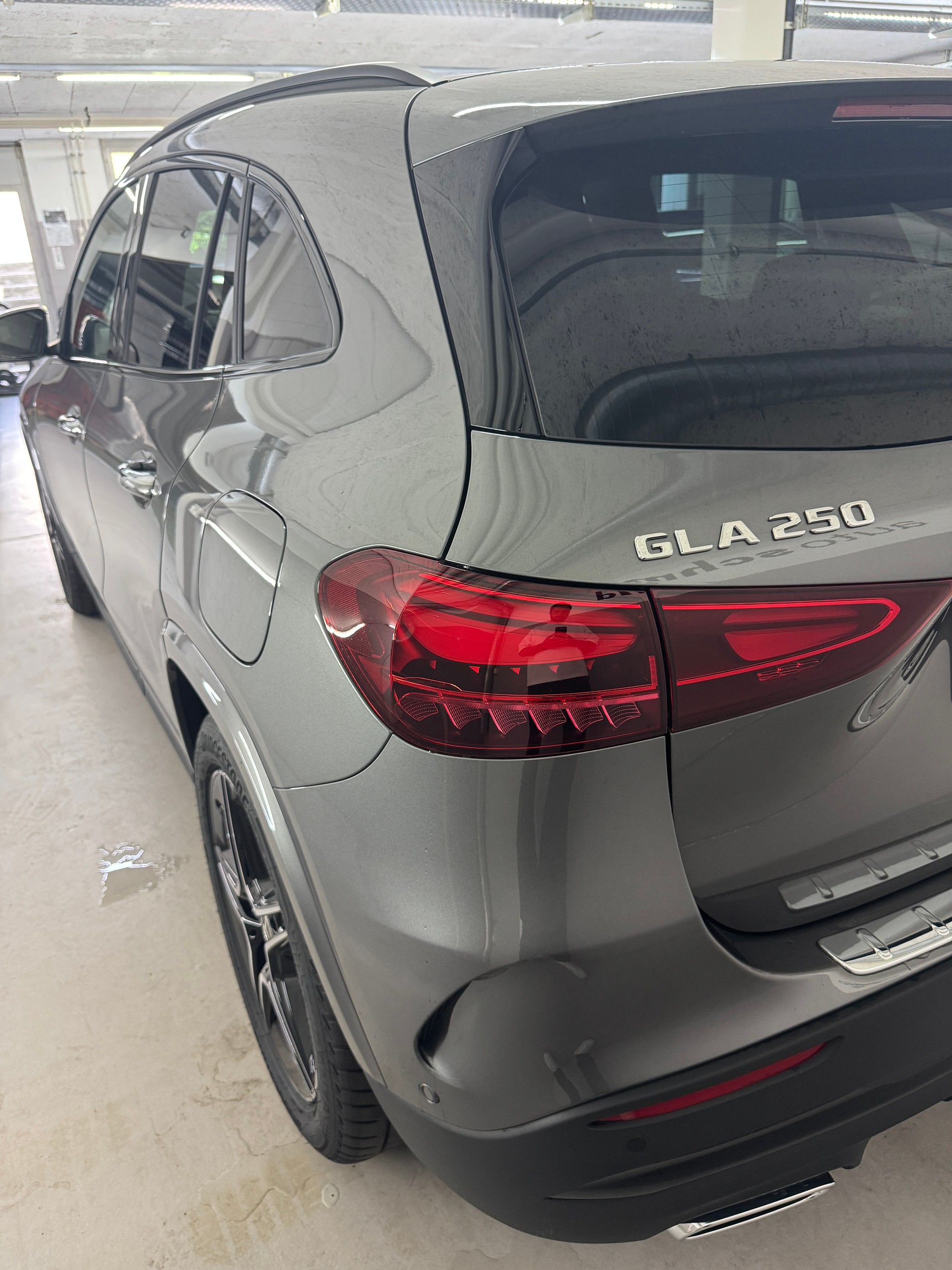 MERCEDES-BENZ GLA 250 4MATIC Swiss Star-image-6