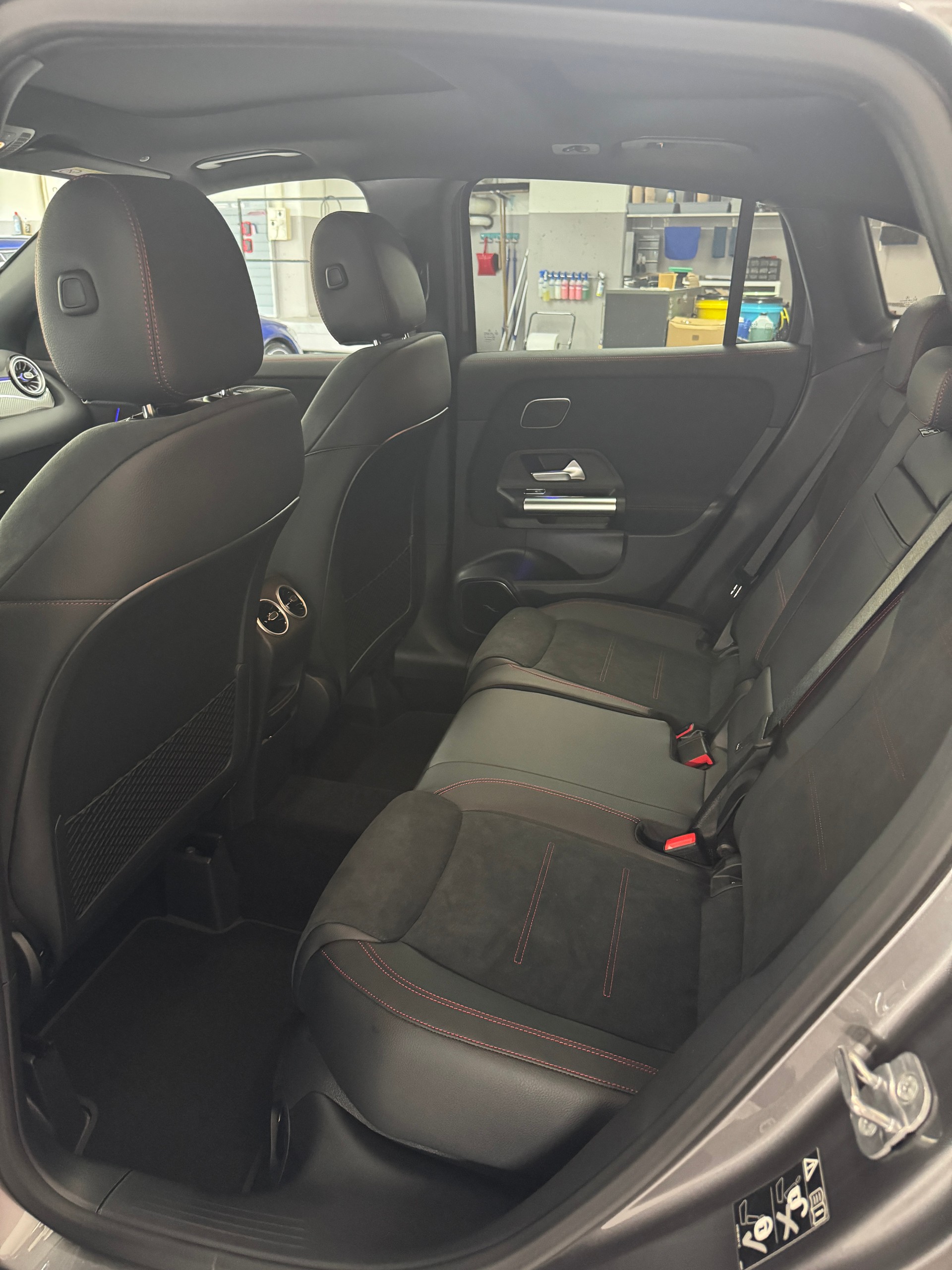 MERCEDES-BENZ GLA 250 4MATIC Swiss Star-image-12