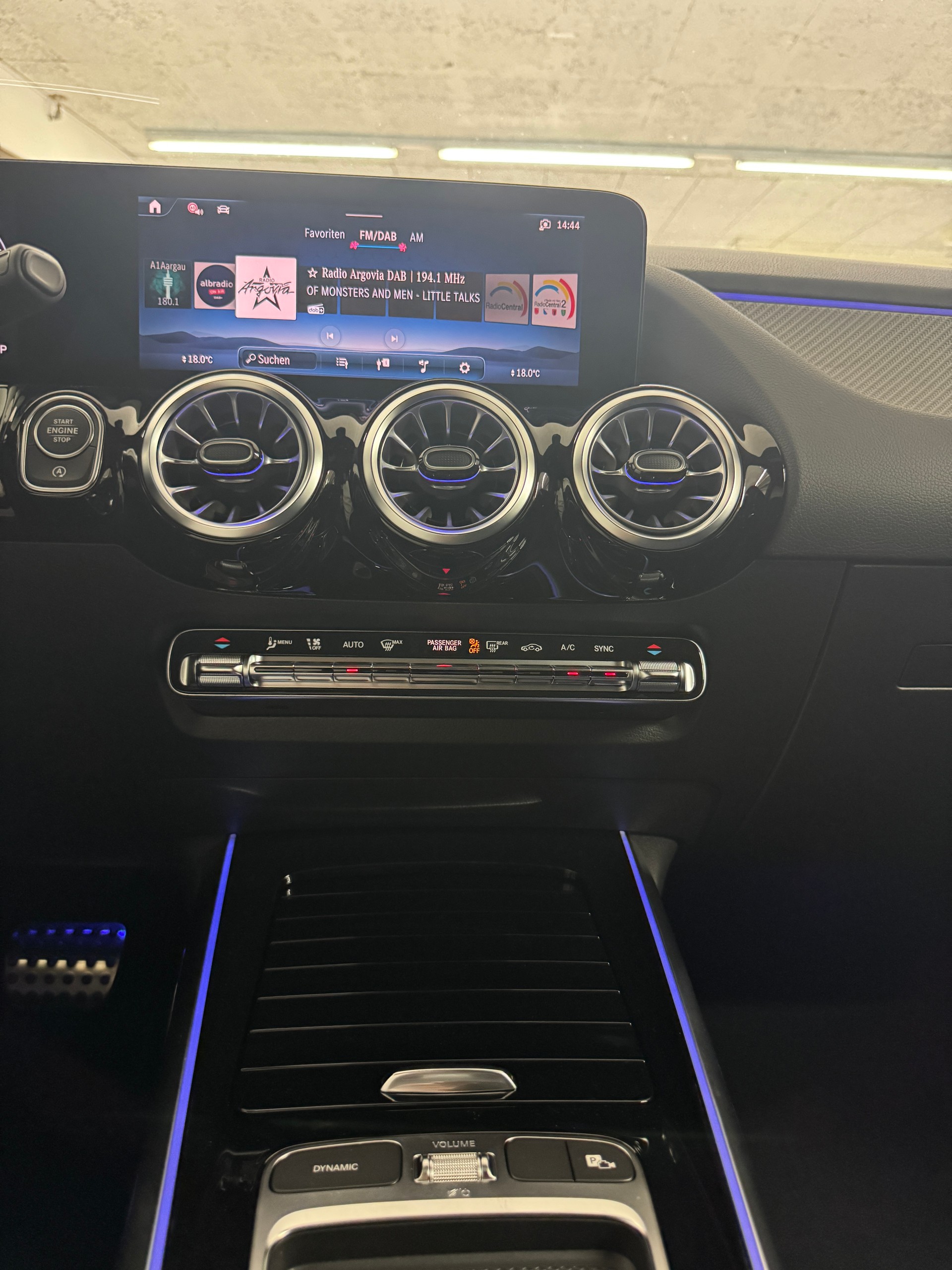 MERCEDES-BENZ GLA 250 4MATIC Swiss Star-image-10
