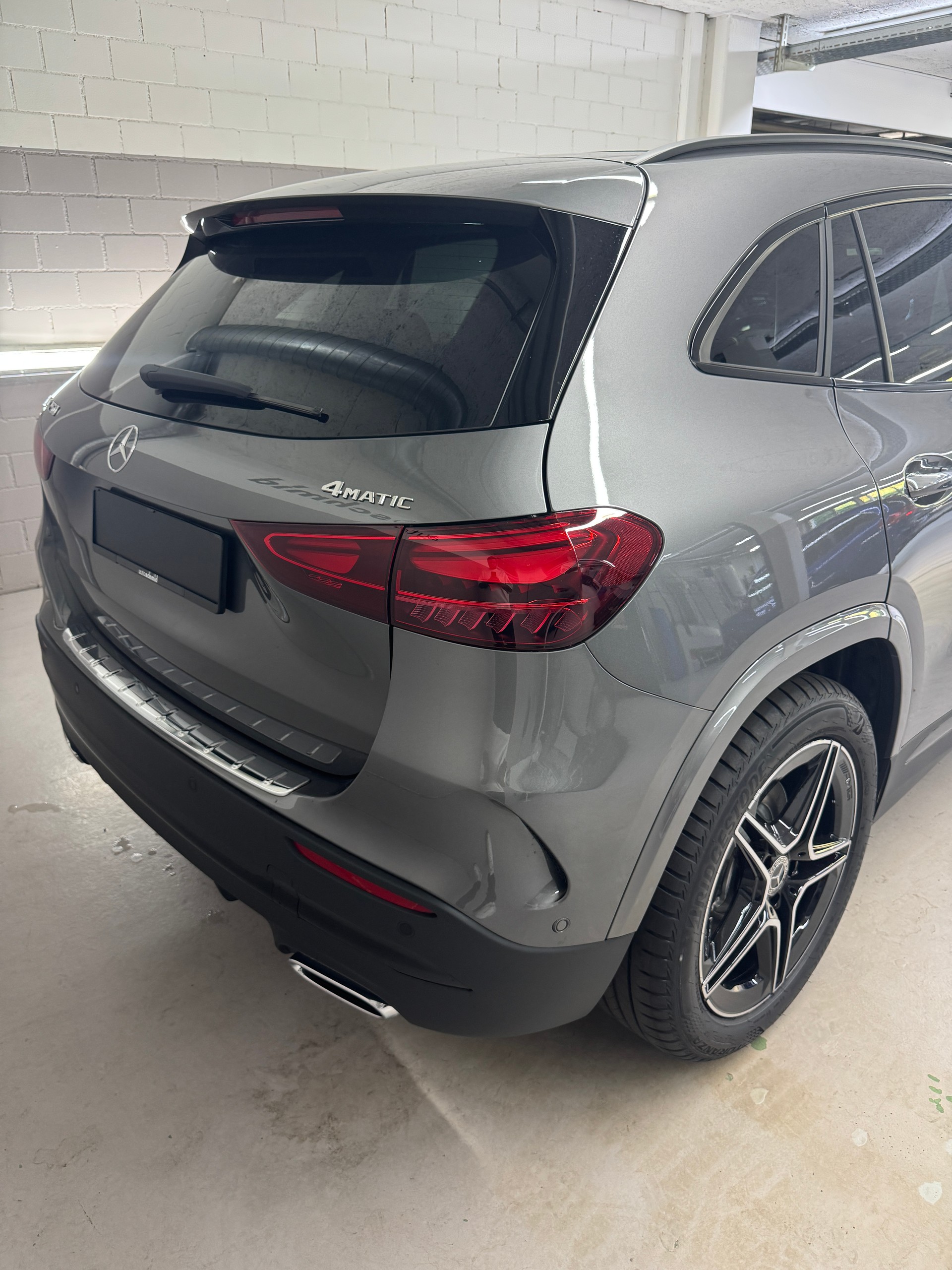 MERCEDES-BENZ GLA 250 4MATIC Swiss Star-image-5