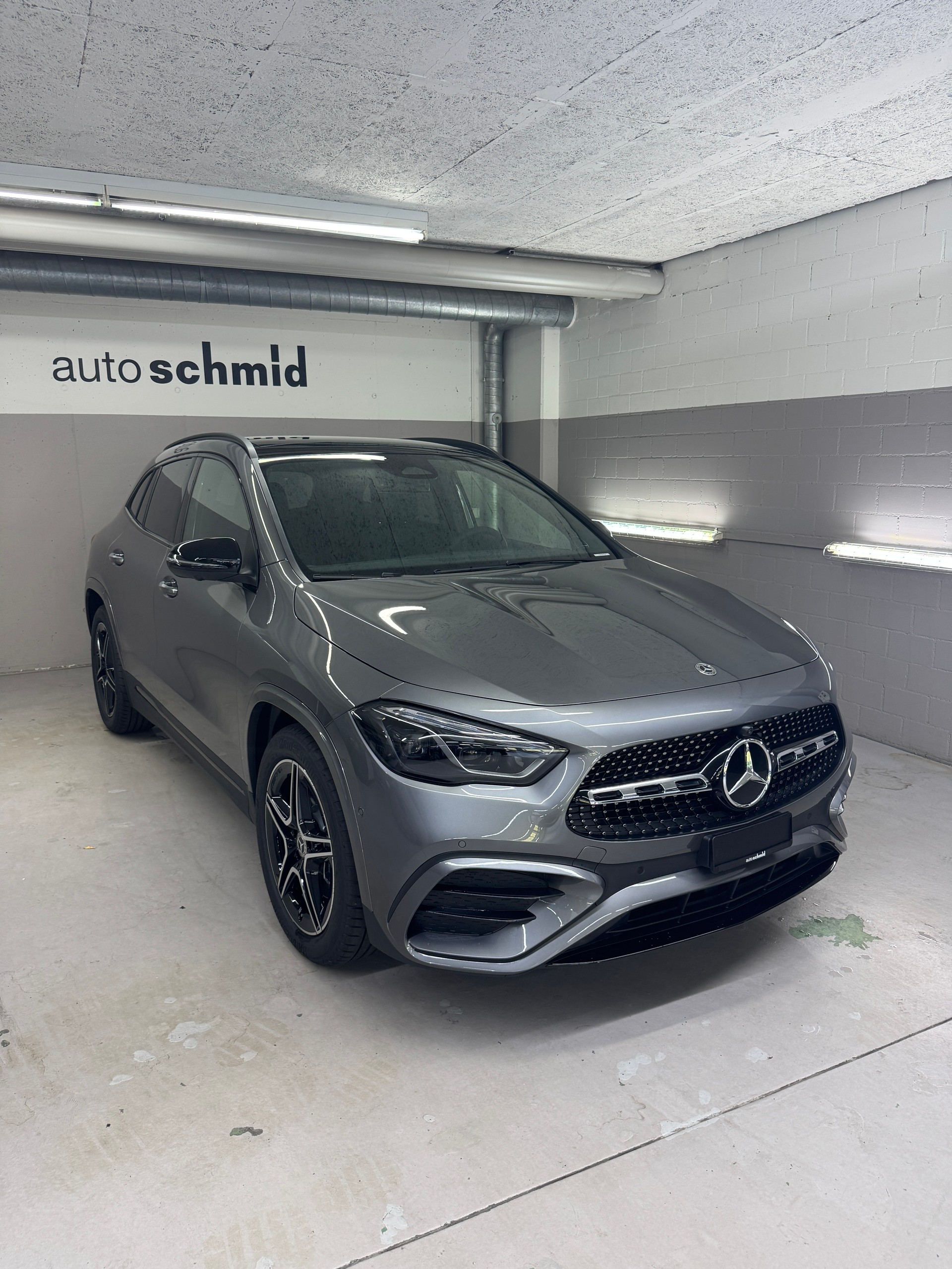 MERCEDES-BENZ GLA 250 4MATIC Swiss Star