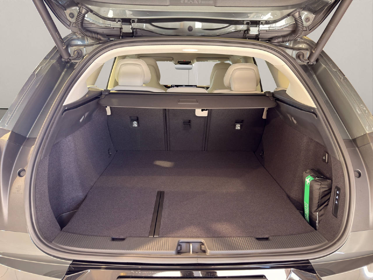 VOLVO EX60 Twin Ultra AWD-image-5