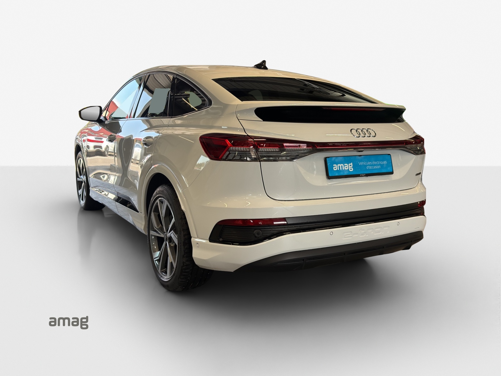 AUDI Q4 Sportback e-tron 50 quattro-showroom-element-2