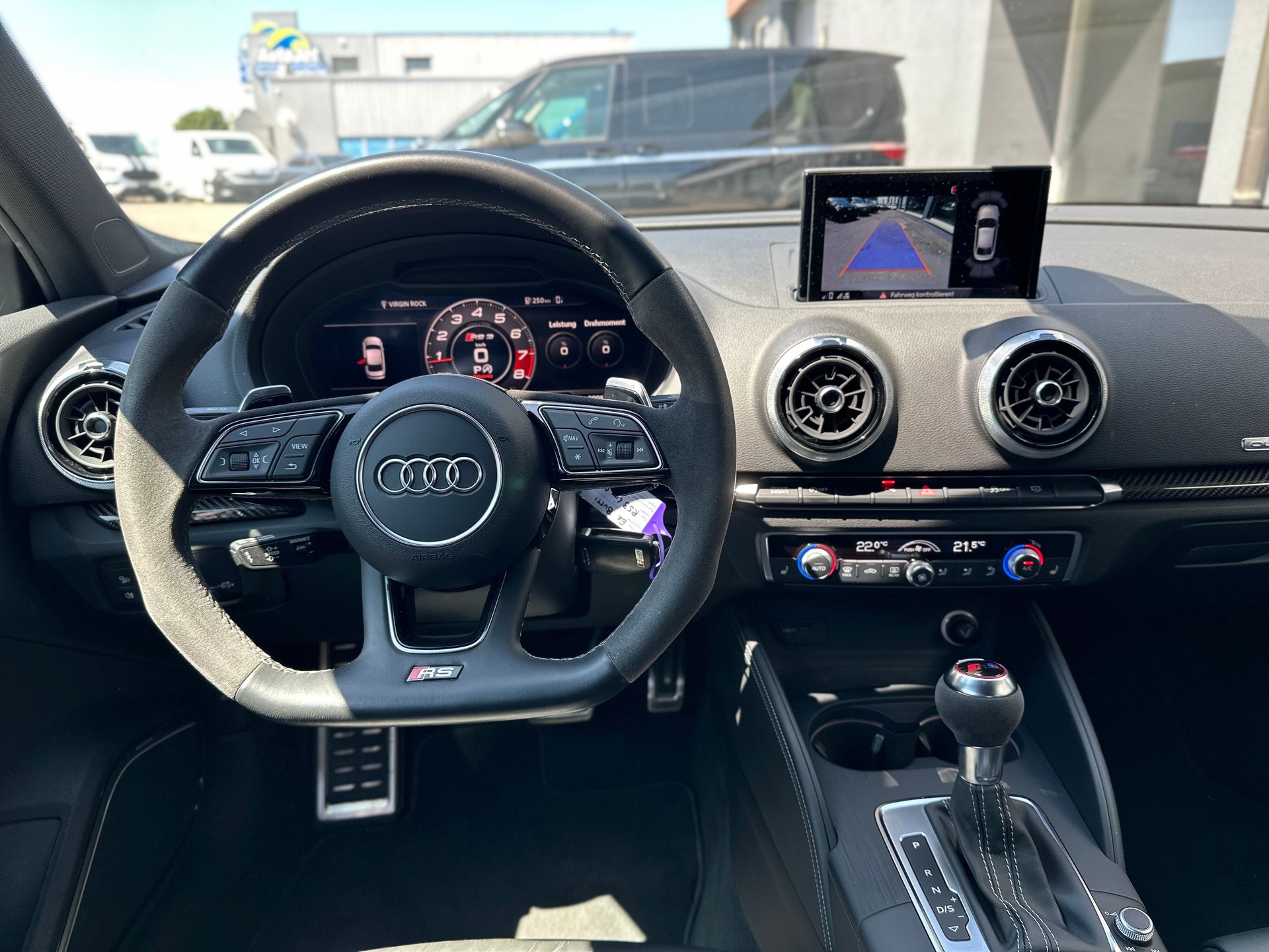 AUDI RS3 Limousine 2.5 TSI quattro S-tronic-image-5