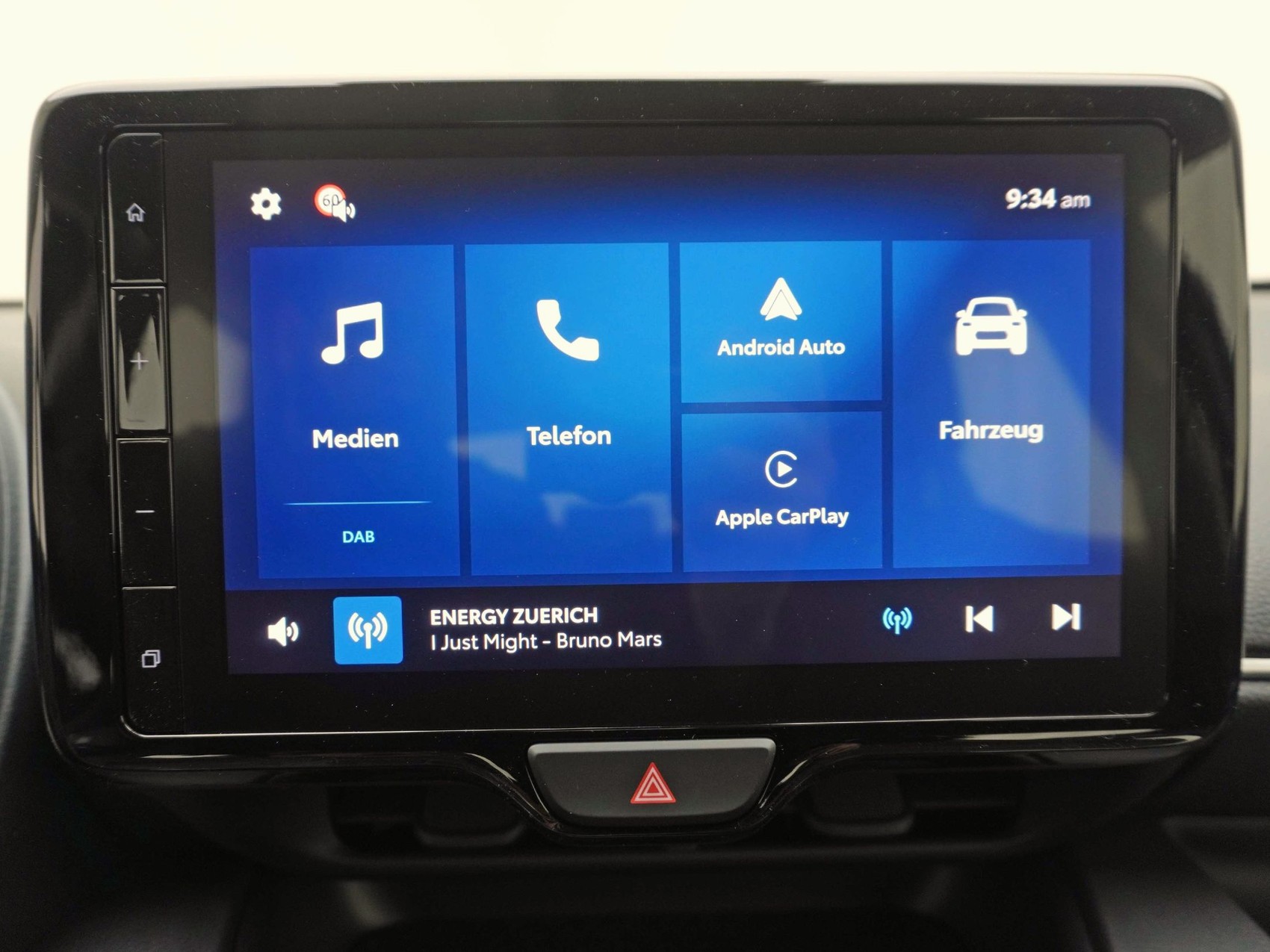 MAZDA 2 1.5 Hybrid Centre-Line-image-13