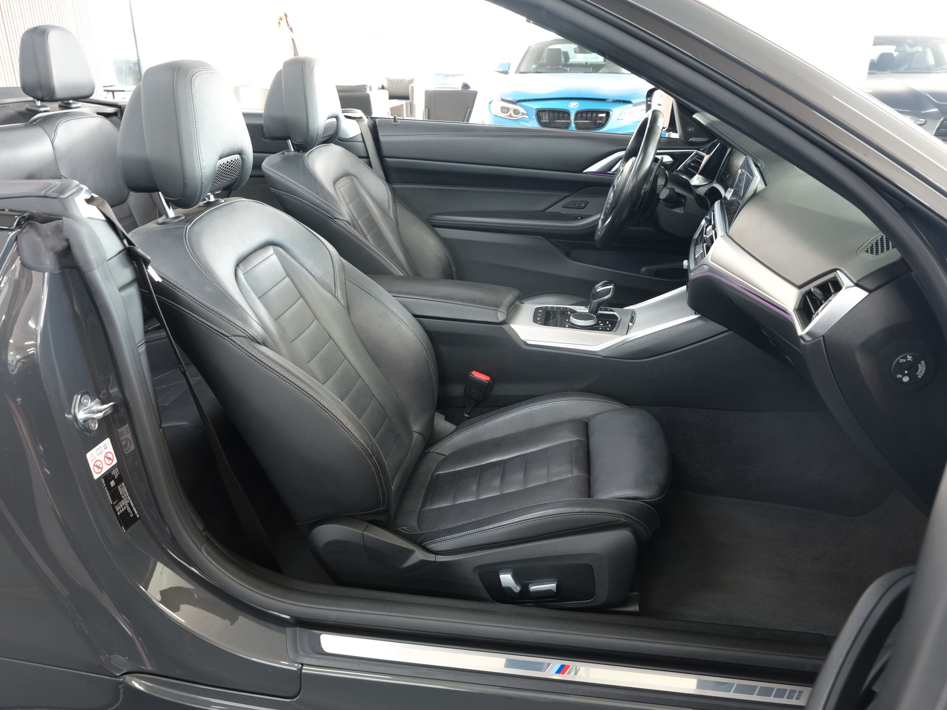 BMW M440i xDrive 48V Cabriolet Steptronic *Harman & Kardon* *Sitzheizung/Lüftung* *360 Kamera* *Nackenwärmer*-image-24