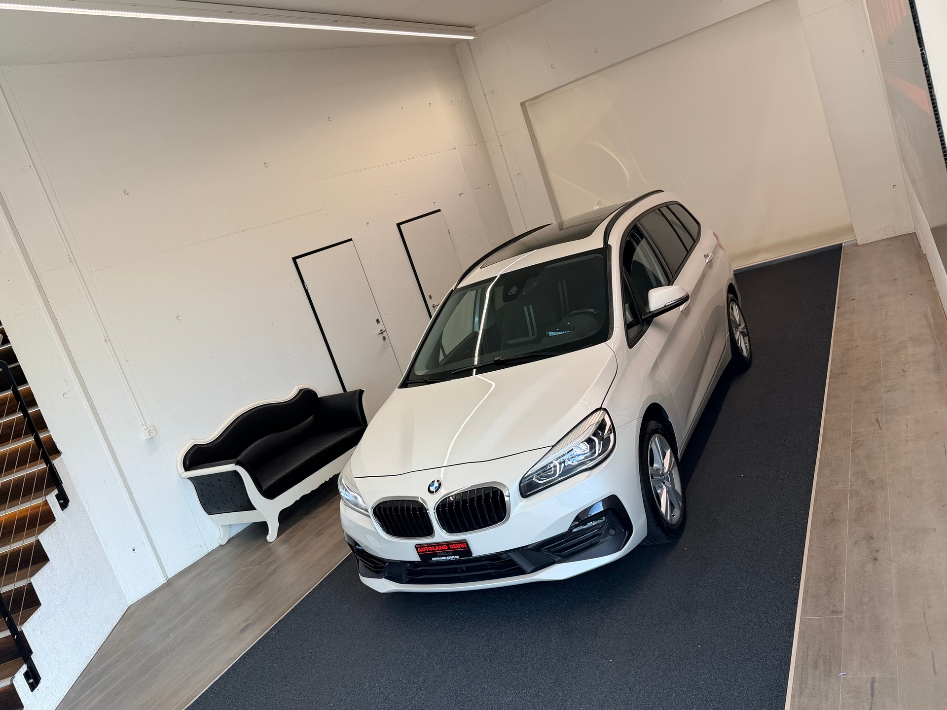 BMW 220d xDrive Gran Tourer Steptronic-showroom-element-3