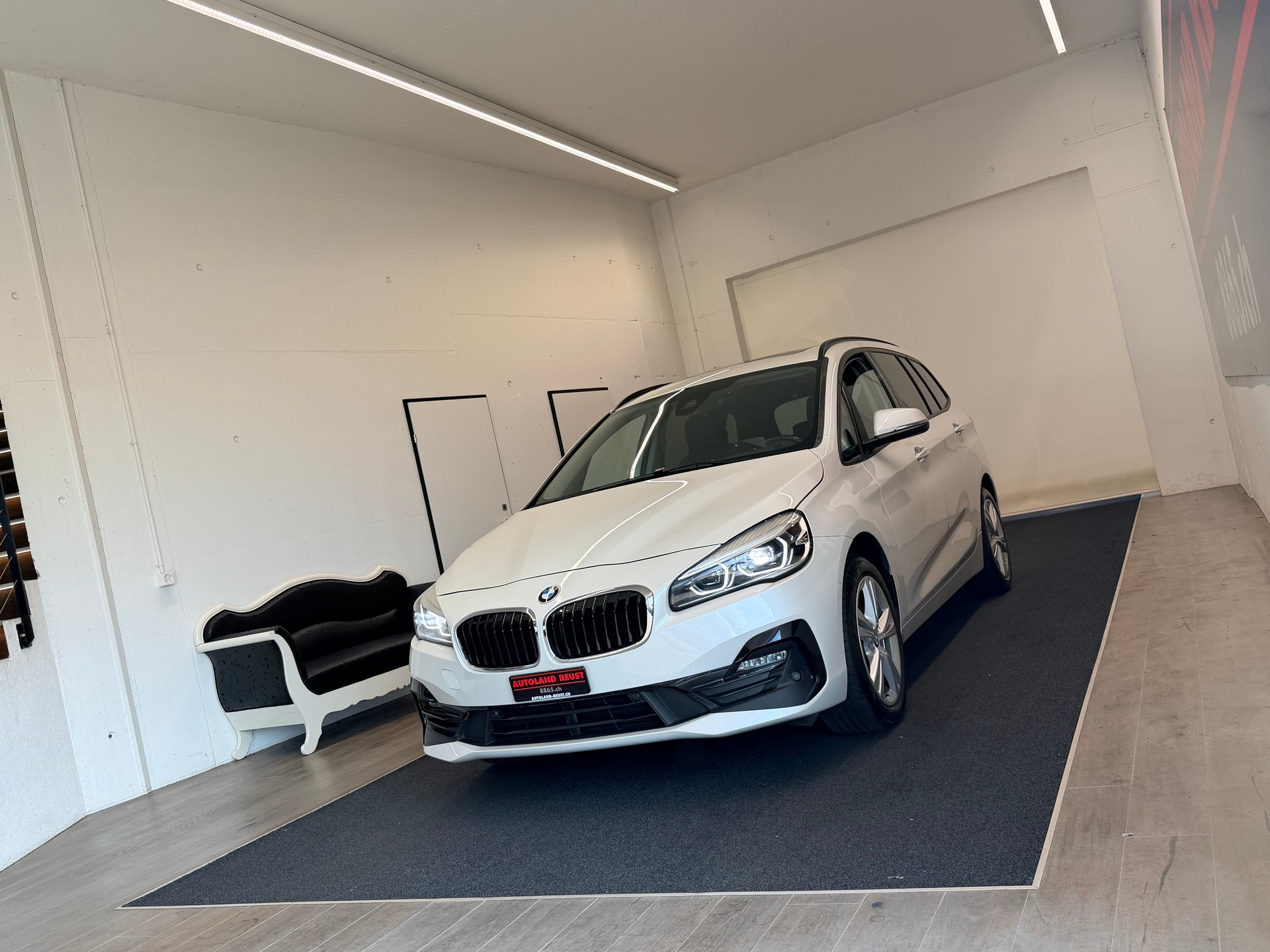 BMW 220d xDrive Gran Tourer Steptronic-showroom-element-2