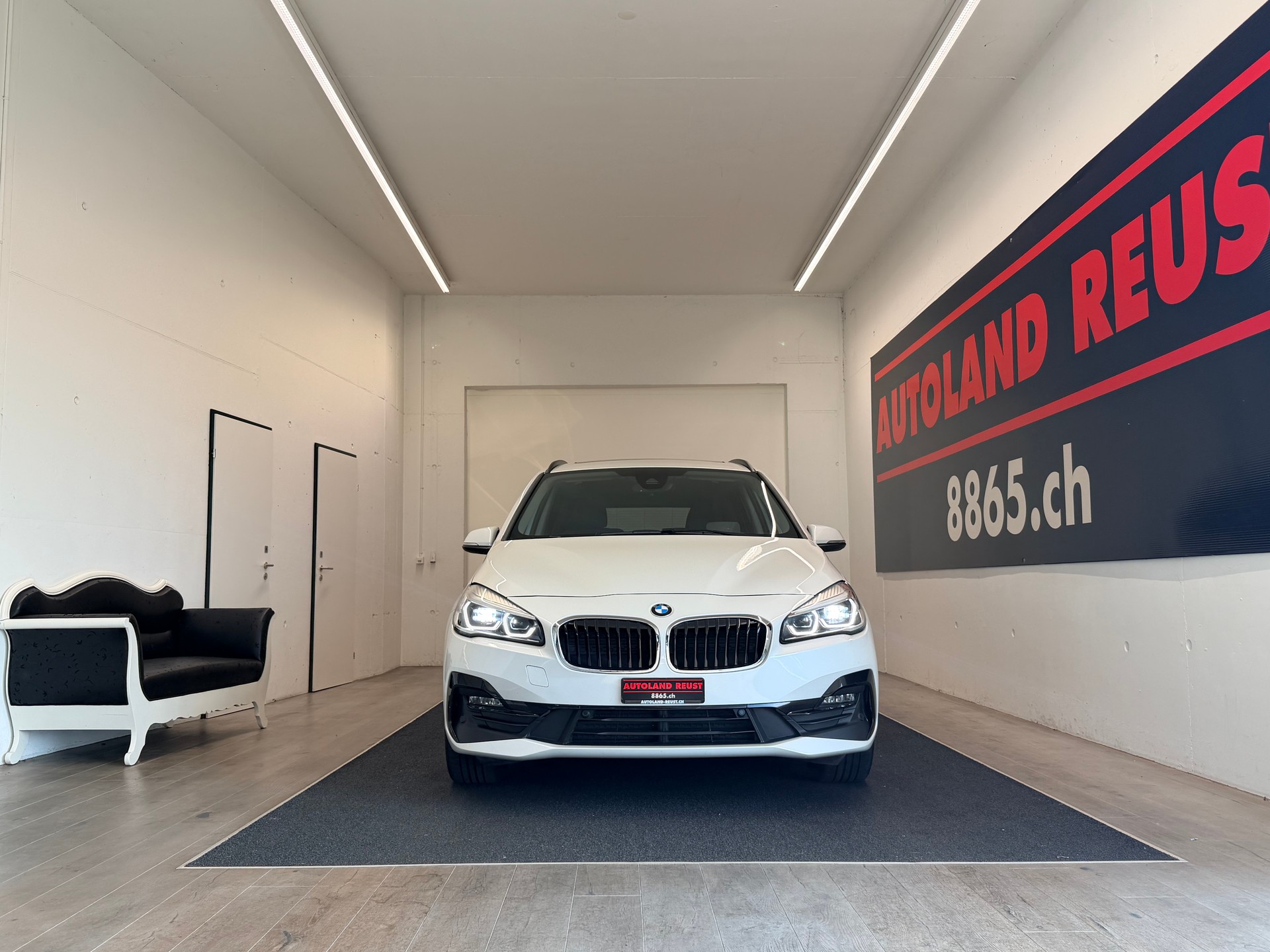 BMW 220d xDrive Gran Tourer Steptronic-showroom-element-1