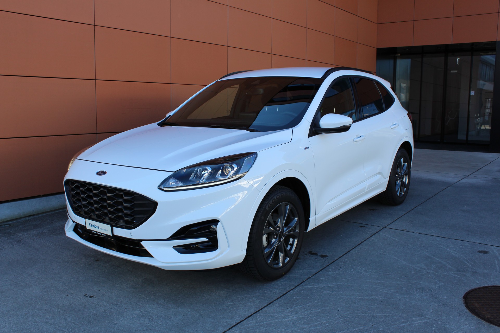 FORD Kuga 2.5 FHEV ST-Line X 4WD