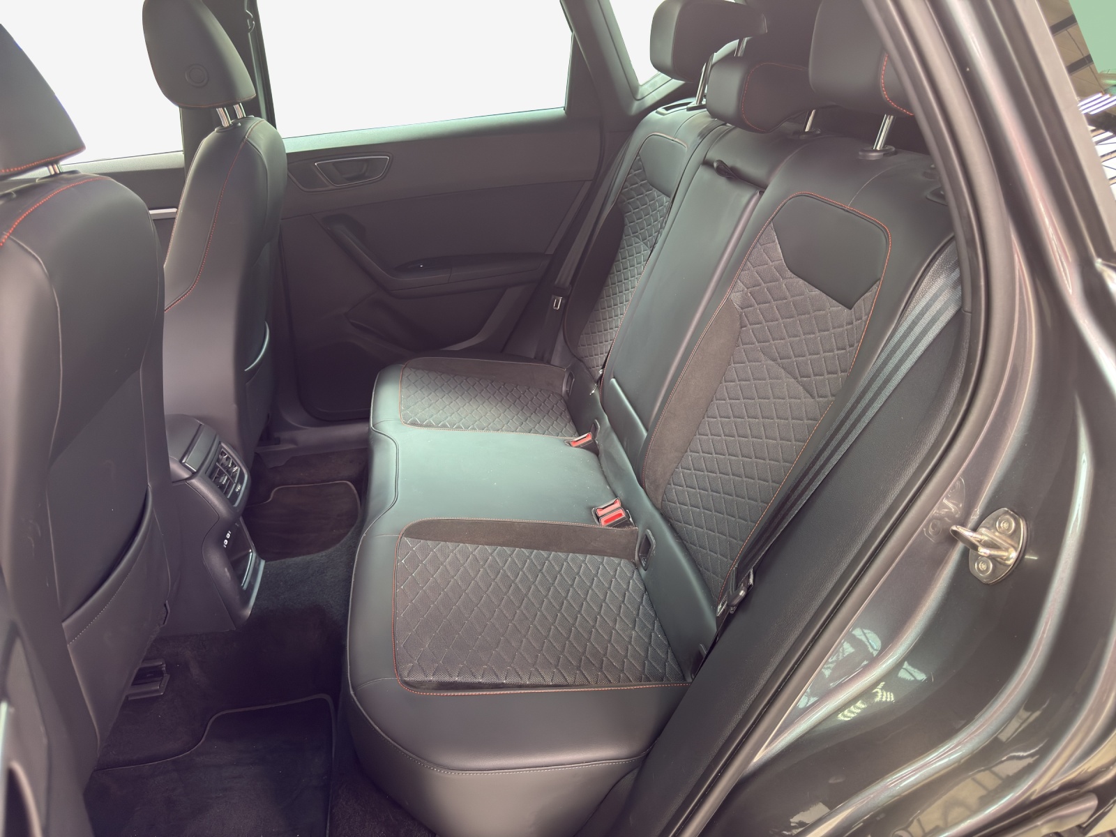 SEAT Ateca 2.0 TSI Hola FR 4Drive DSG-image-11