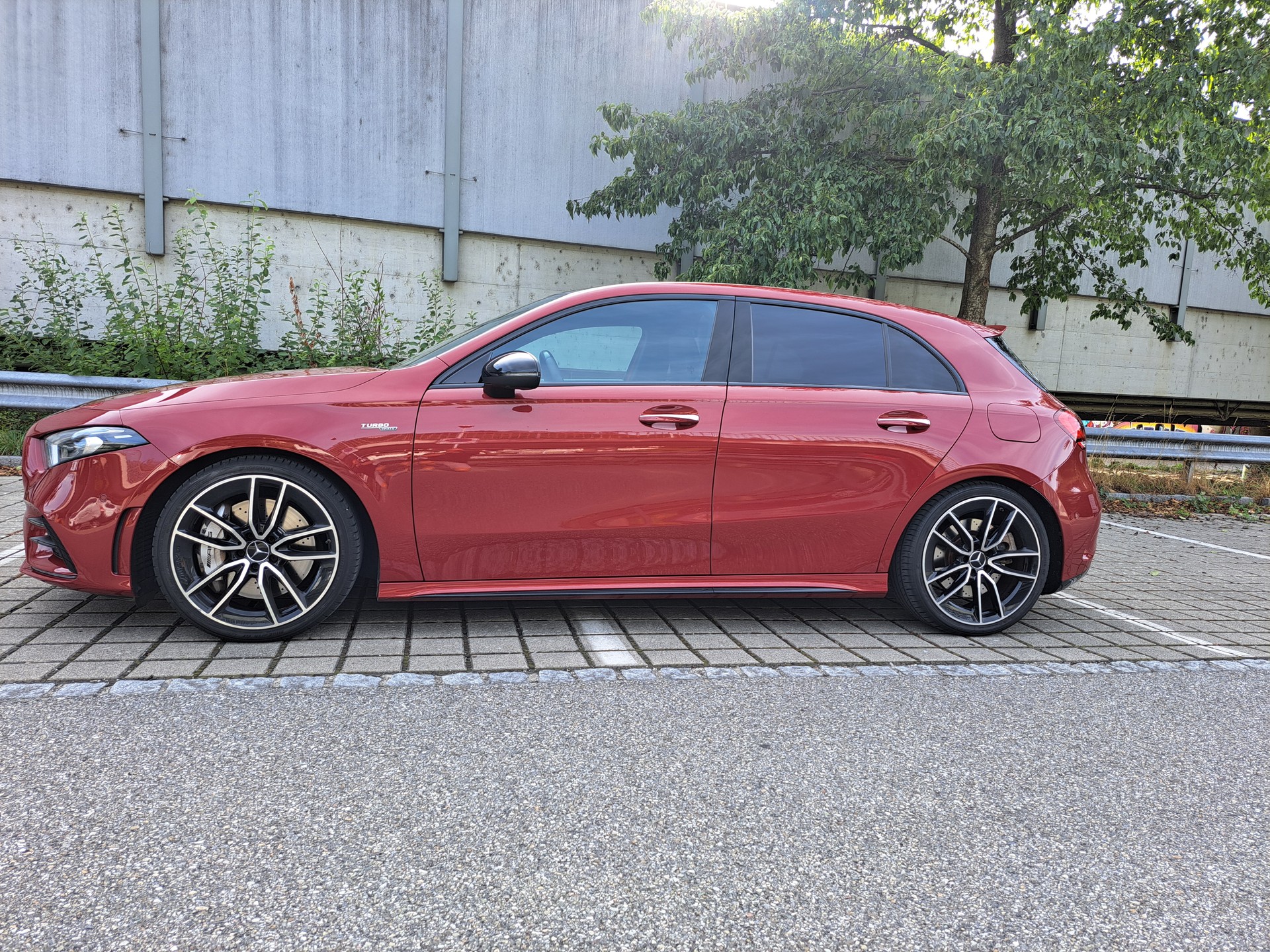 MERCEDES-BENZ A 35 AMG 4matic-image-1