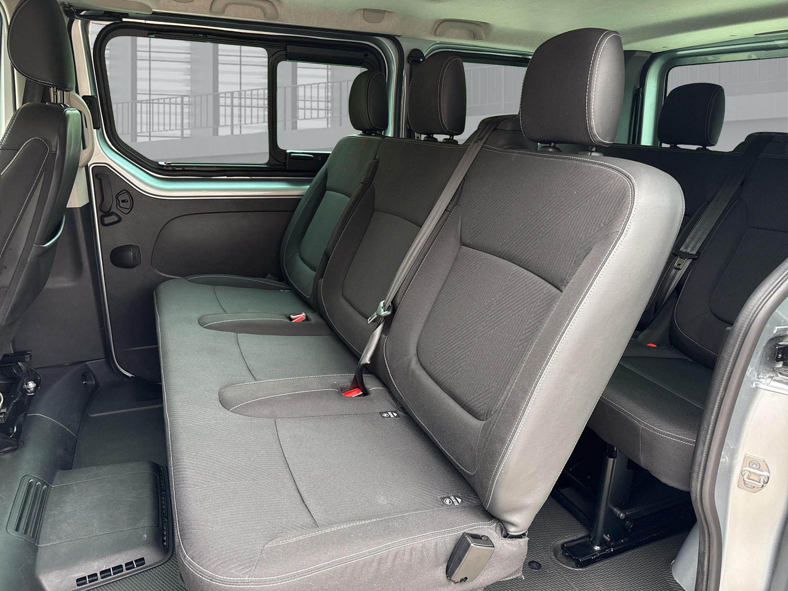 NISSAN Primastar dCi 170 2.0 Tekna DCT 8-Plätzer-image-12