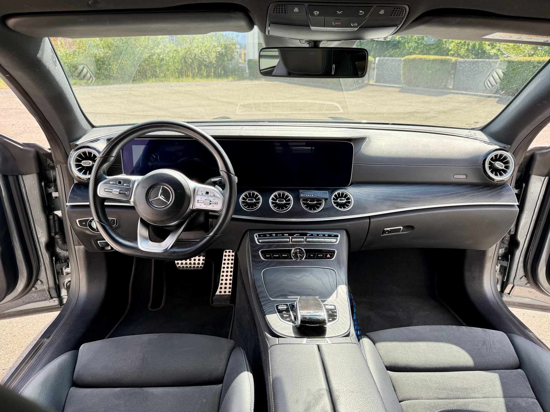 MERCEDES-BENZ E 200 AMG Line 4matic-image-6