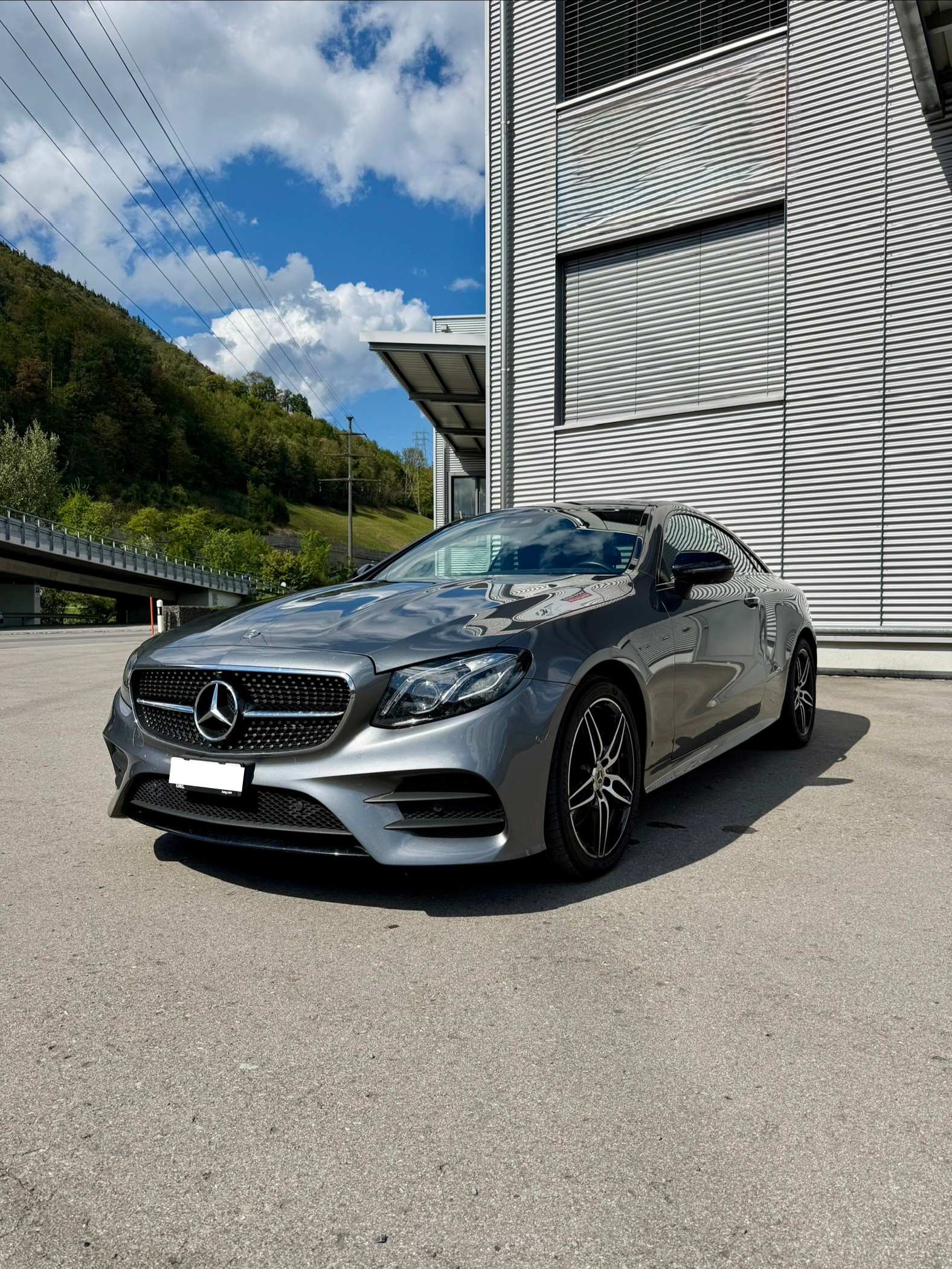 MERCEDES-BENZ E 200 AMG Line 4matic-image-2