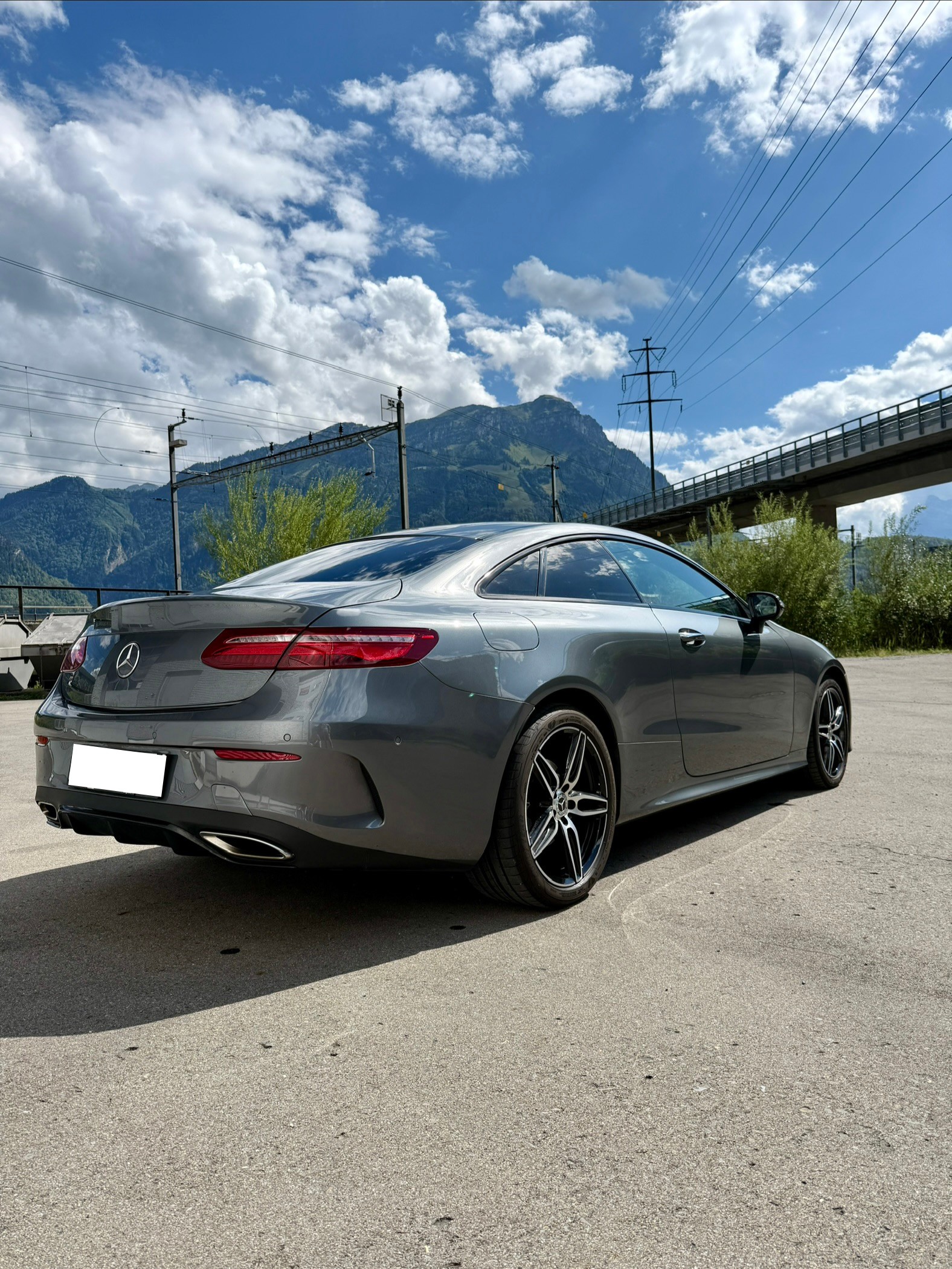 MERCEDES-BENZ E 200 AMG Line 4matic