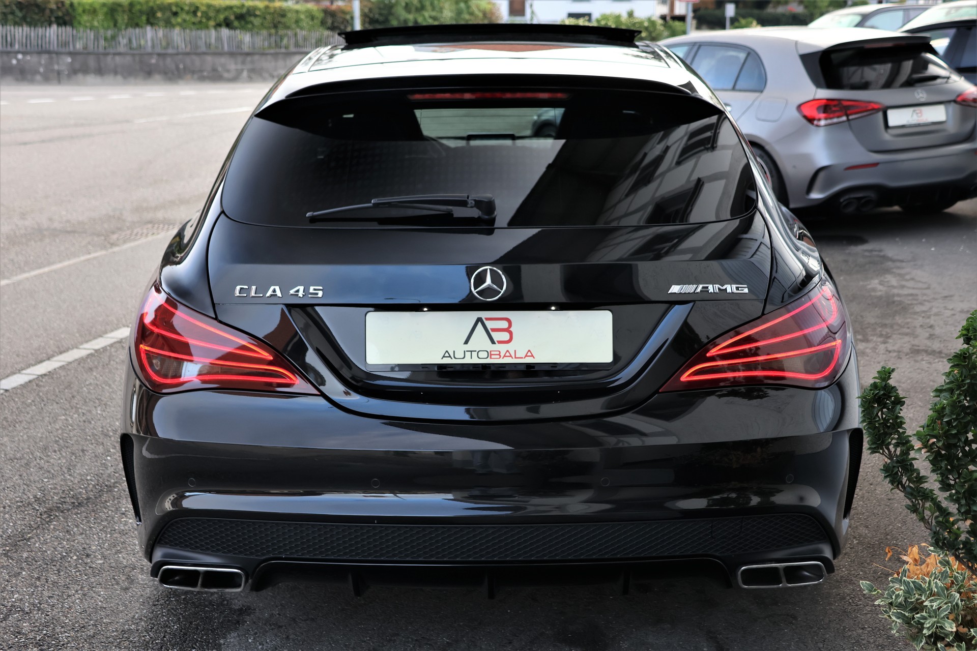MERCEDES-BENZ CLA Shooting Brake 45 AMG 4Matic Speedshift OrangeArt-Edition (CH)-image-6