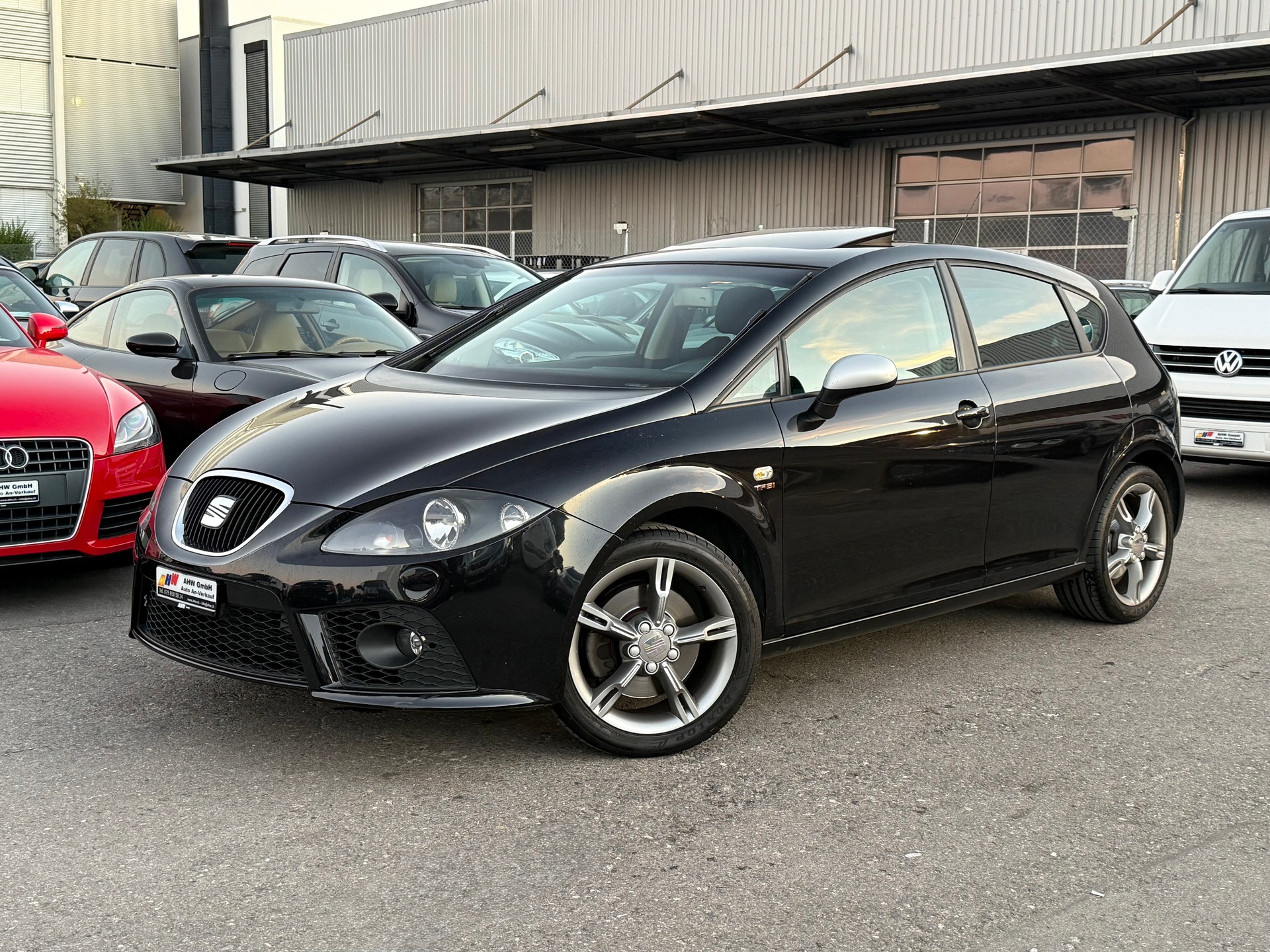 SEAT Leon 2.0 TSI FR / Frisch ab MFK / 1.Hand / 200PS / Schiebedach / Sitzheizung / PDC / 8-fach bereift