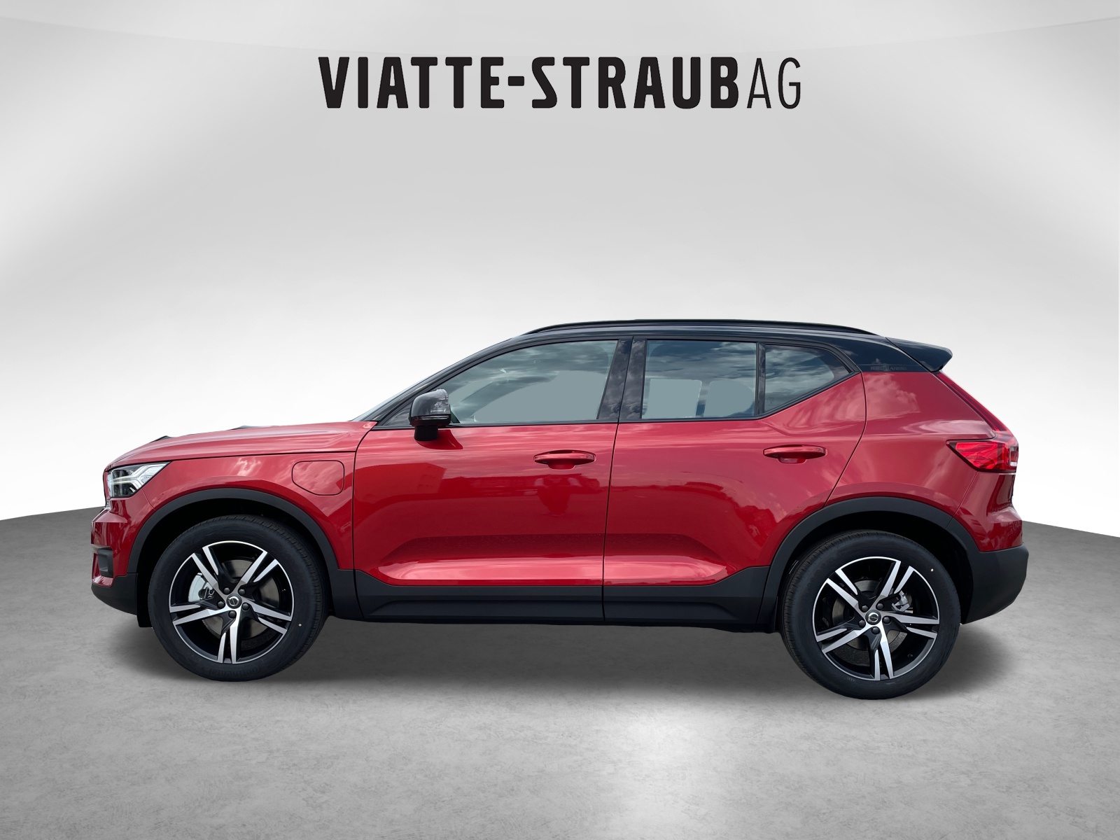 VOLVO XC40 1.5 T4 PiH R-Design-showroom-element-1