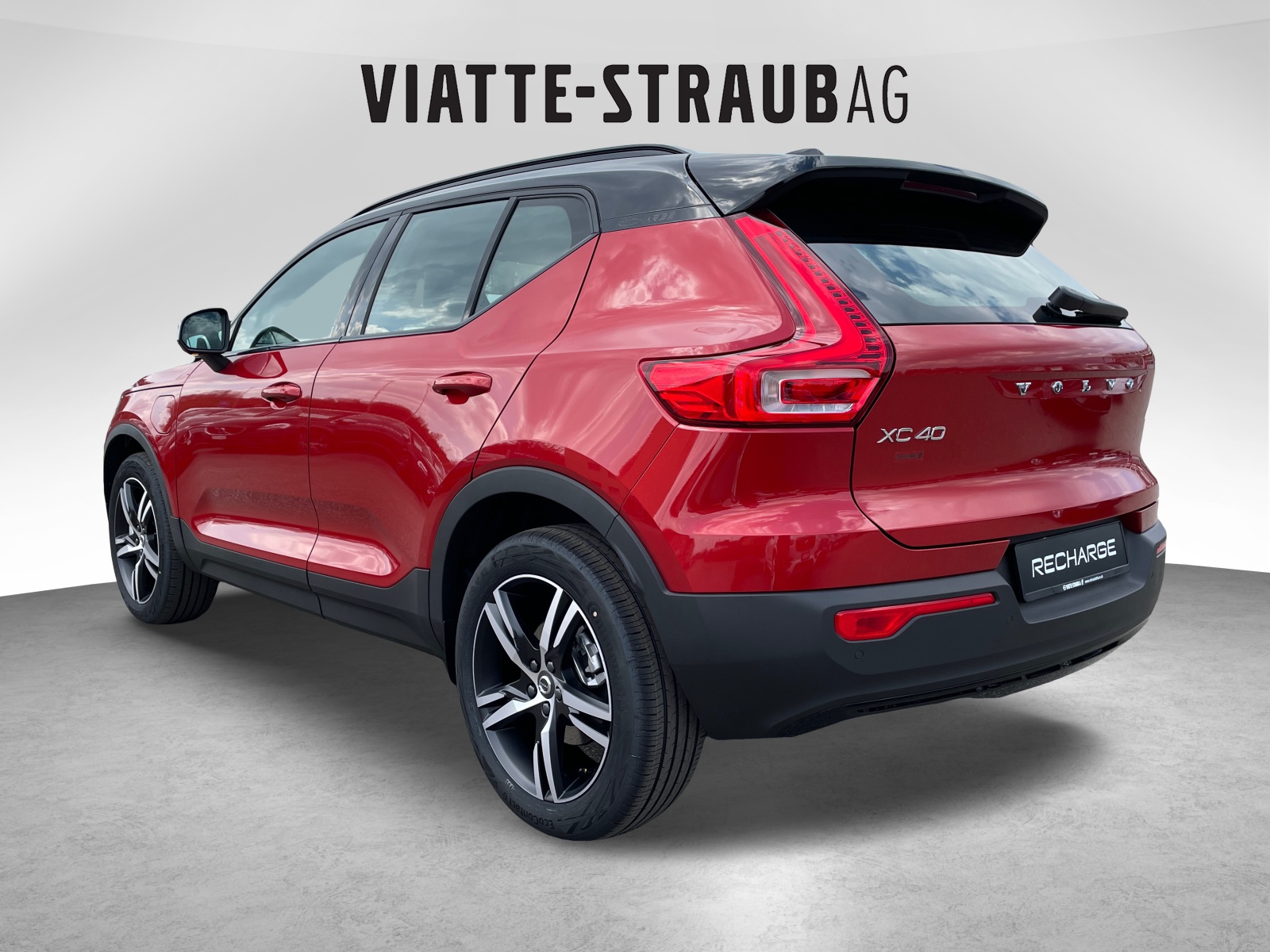 VOLVO XC40 1.5 T4 PiH R-Design-showroom-element-2