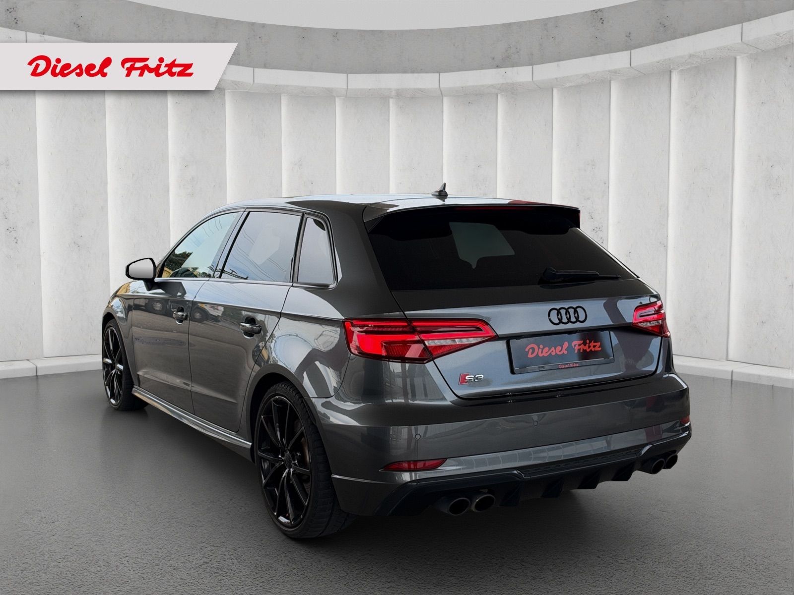 AUDI S3 Sportback 2.0 TFSI quattro S-tronic-showroom-element-2