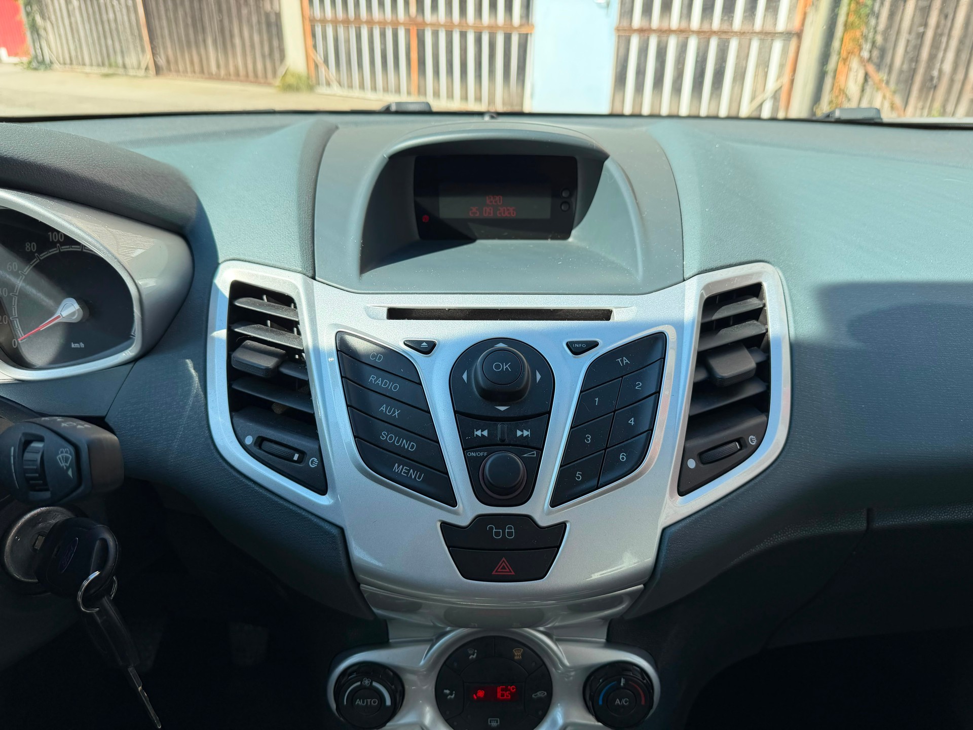 FORD Fiesta 1.6 16V TDCi Trend-image-9