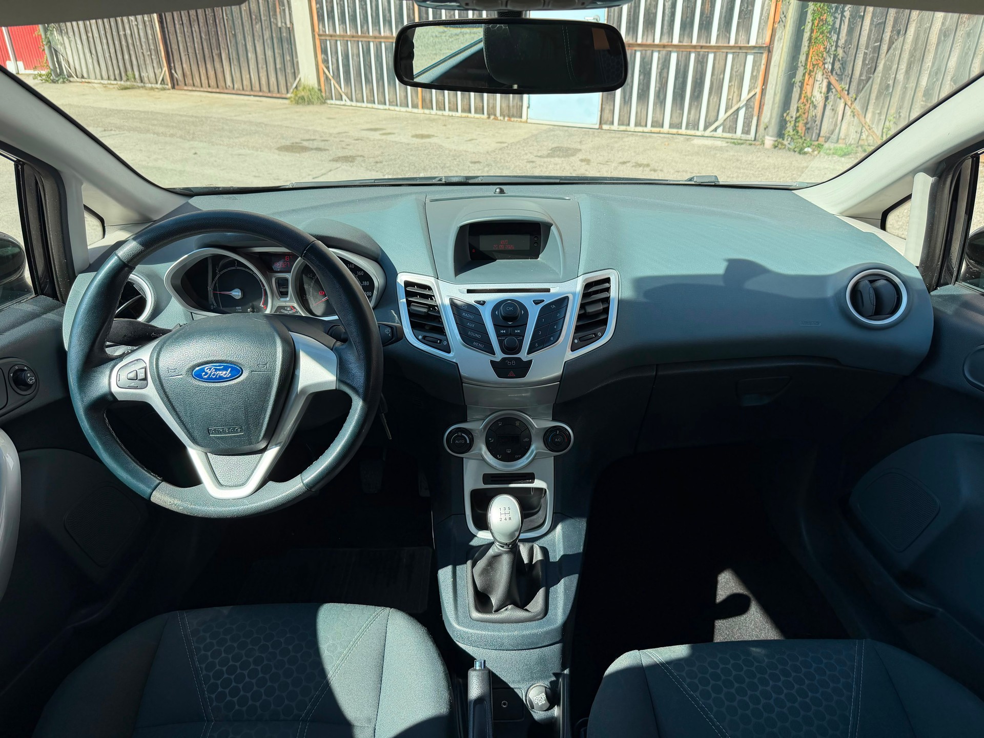 FORD Fiesta 1.6 16V TDCi Trend-image-8