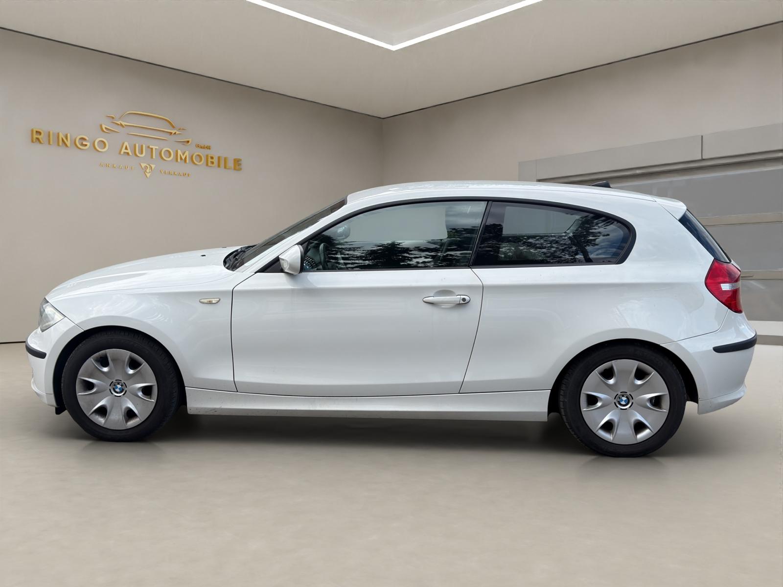 BMW 116i Steptronic-showroom-element-2