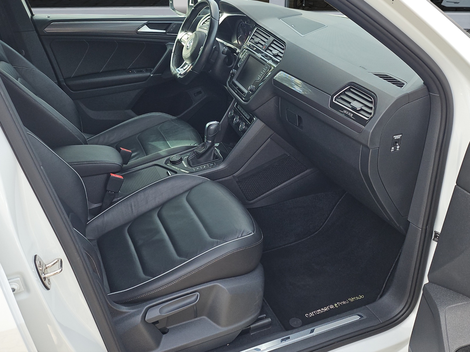 VW Tiguan 2.0 TDI SCR R-Line 4Motion DSG-image-13