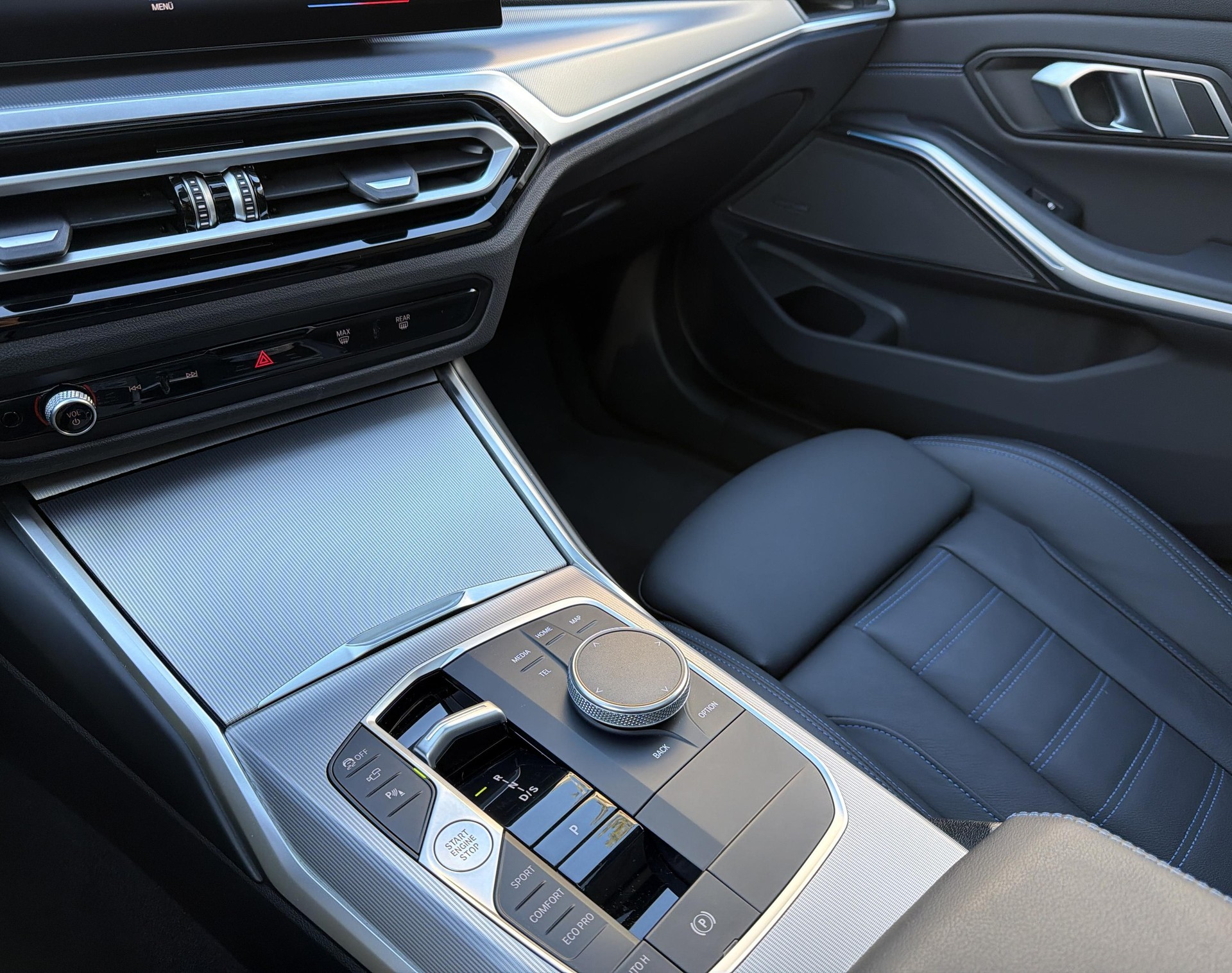 BMW M340d xDrive 48V Touring Steptronic-image-14