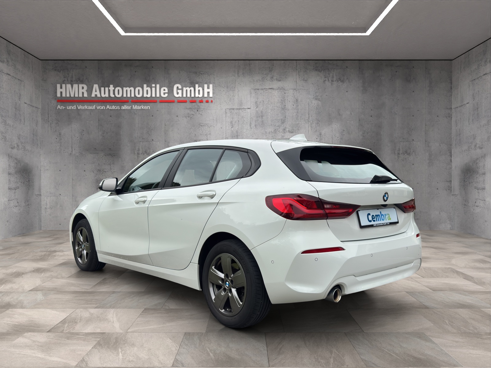BMW 118i Steptronic-showroom-element-1