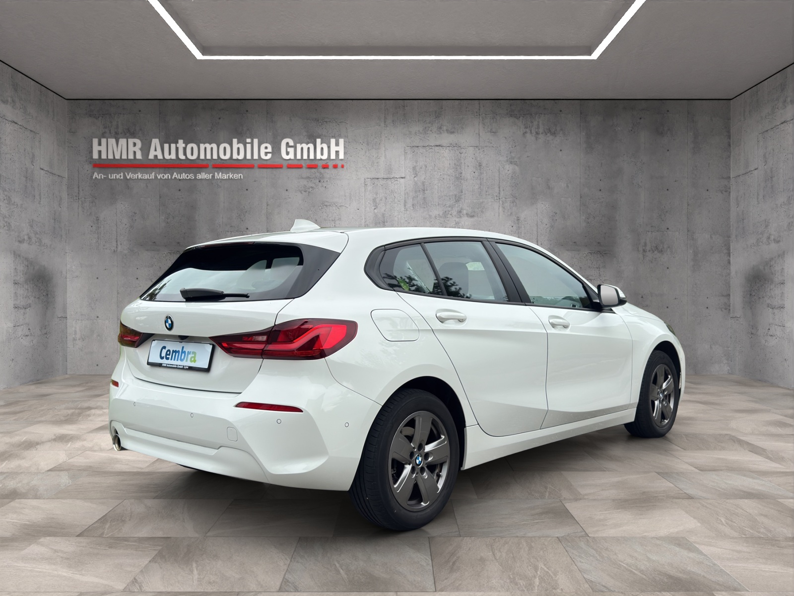 BMW 118i Steptronic-showroom-element-3
