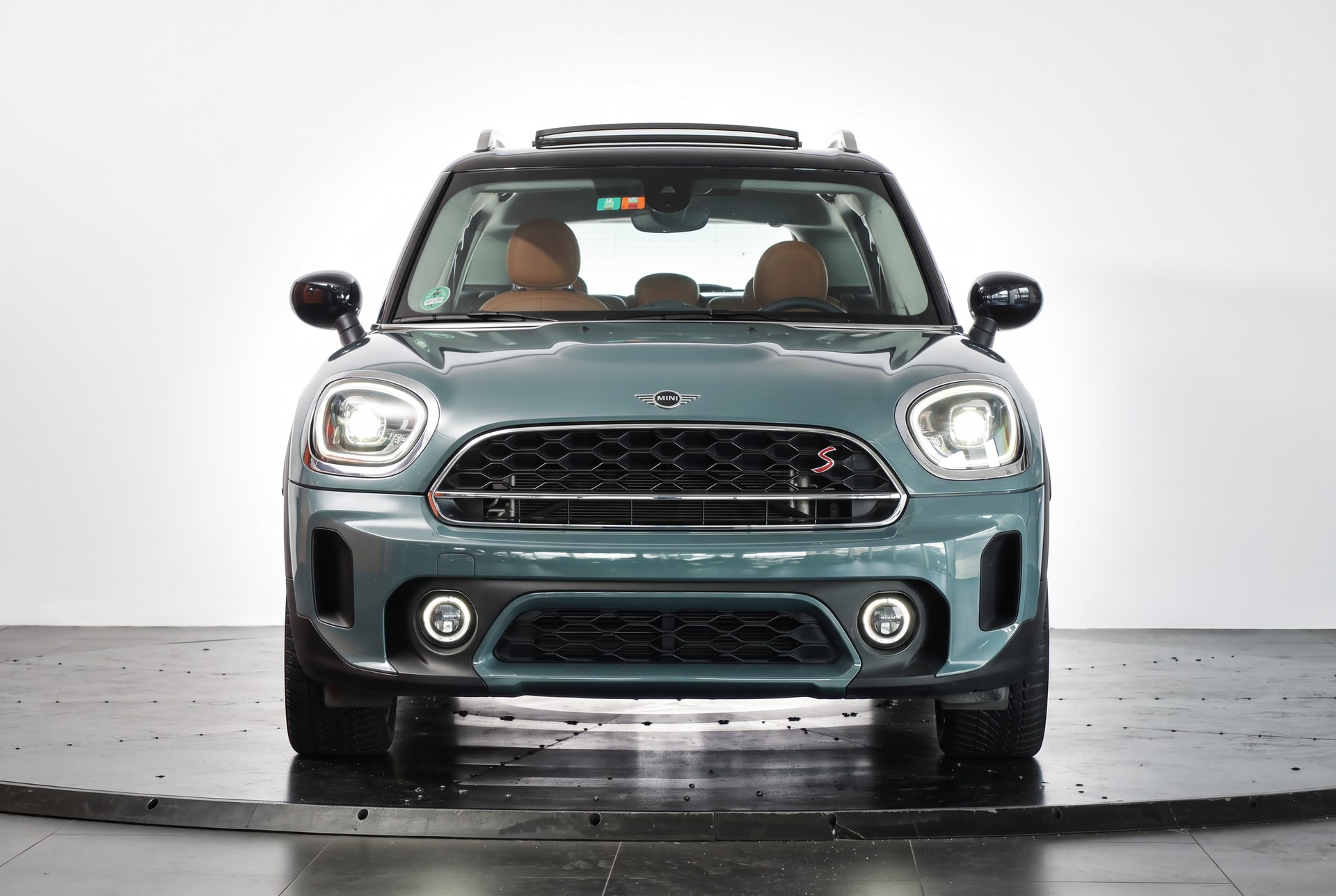 MINI Countryman Cooper S ALL4 Steptronic • Sage Green• Cuir Chester Malt Brown • Toit panoramique-showroom-element-1