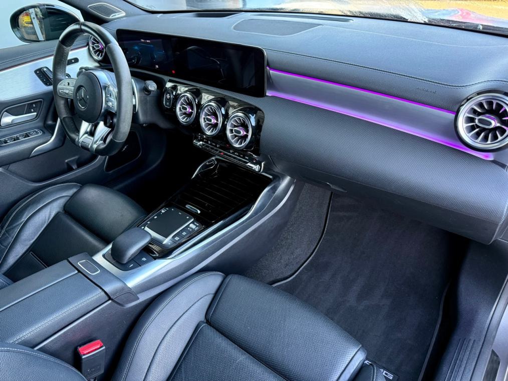 MERCEDES-BENZ A 45 S AMG 4Matic+ Speedshift-image-10