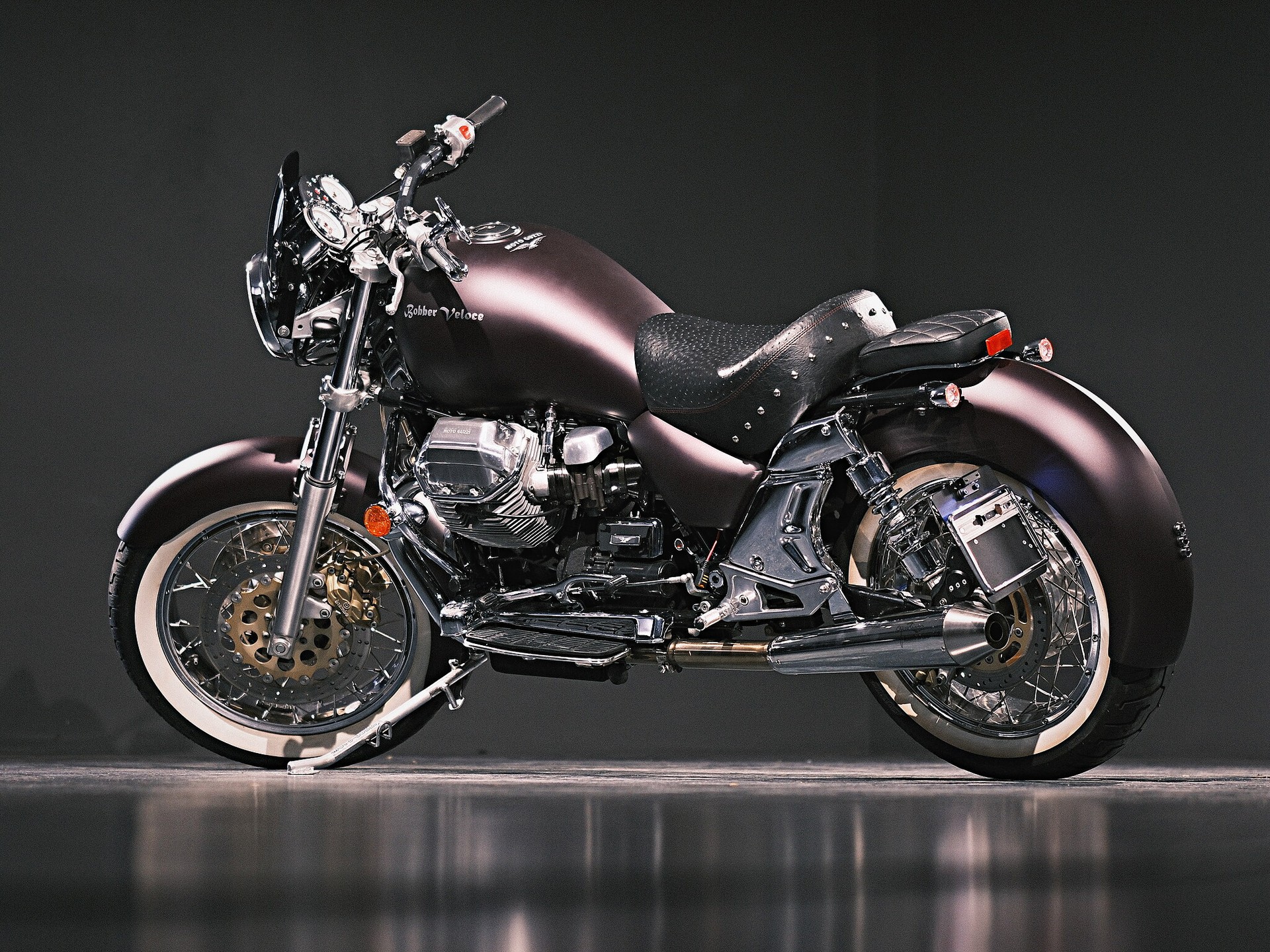 MOTO GUZZI California 1100 EV Bobber Veloce-showroom-element-3