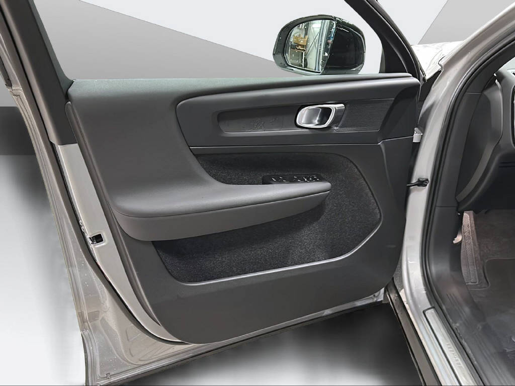 VOLVO C40 P8 Twin Recharge Plus AWD-image-8