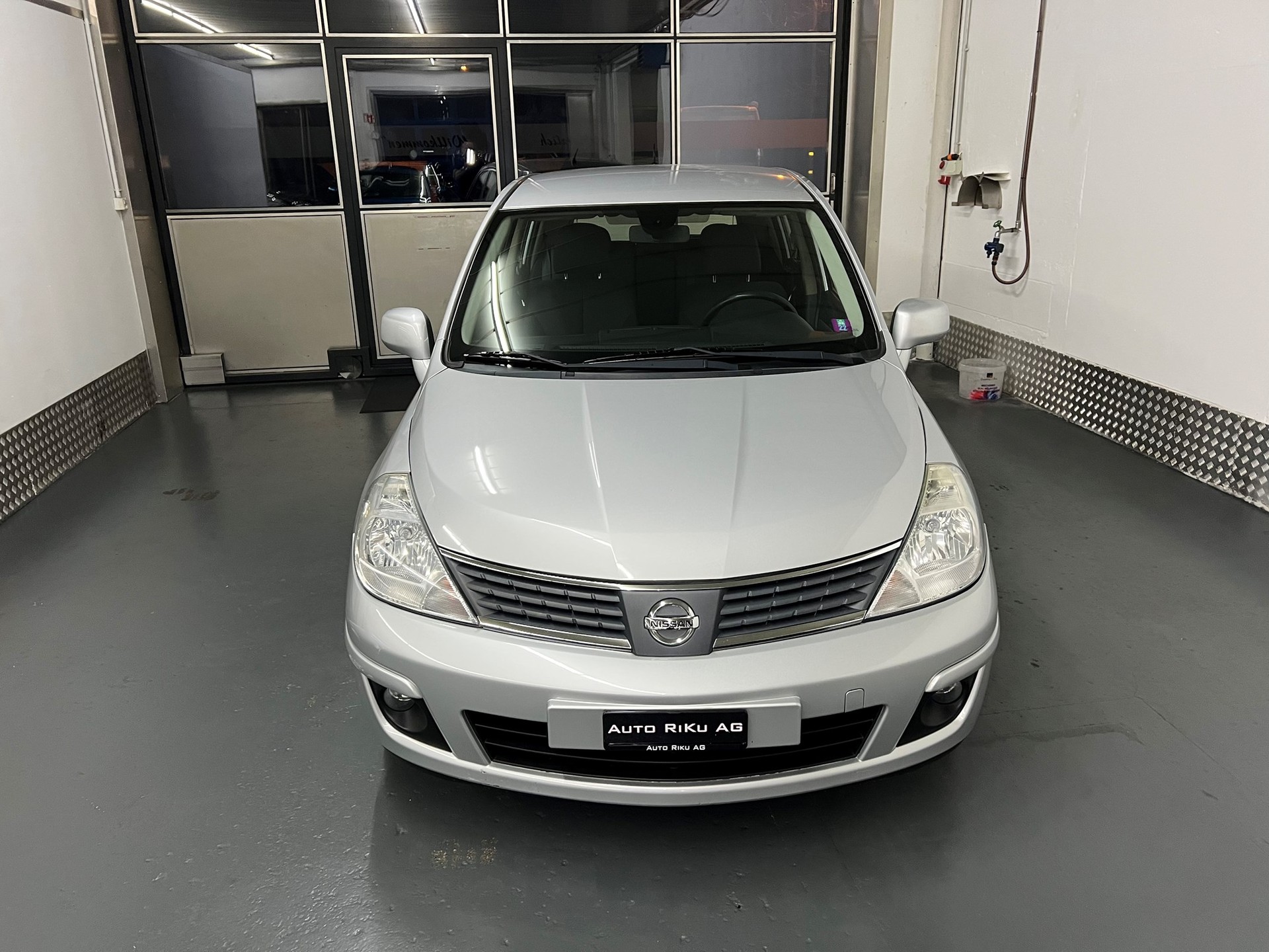 NISSAN Tiida 1.8 acenta-showroom-element-2