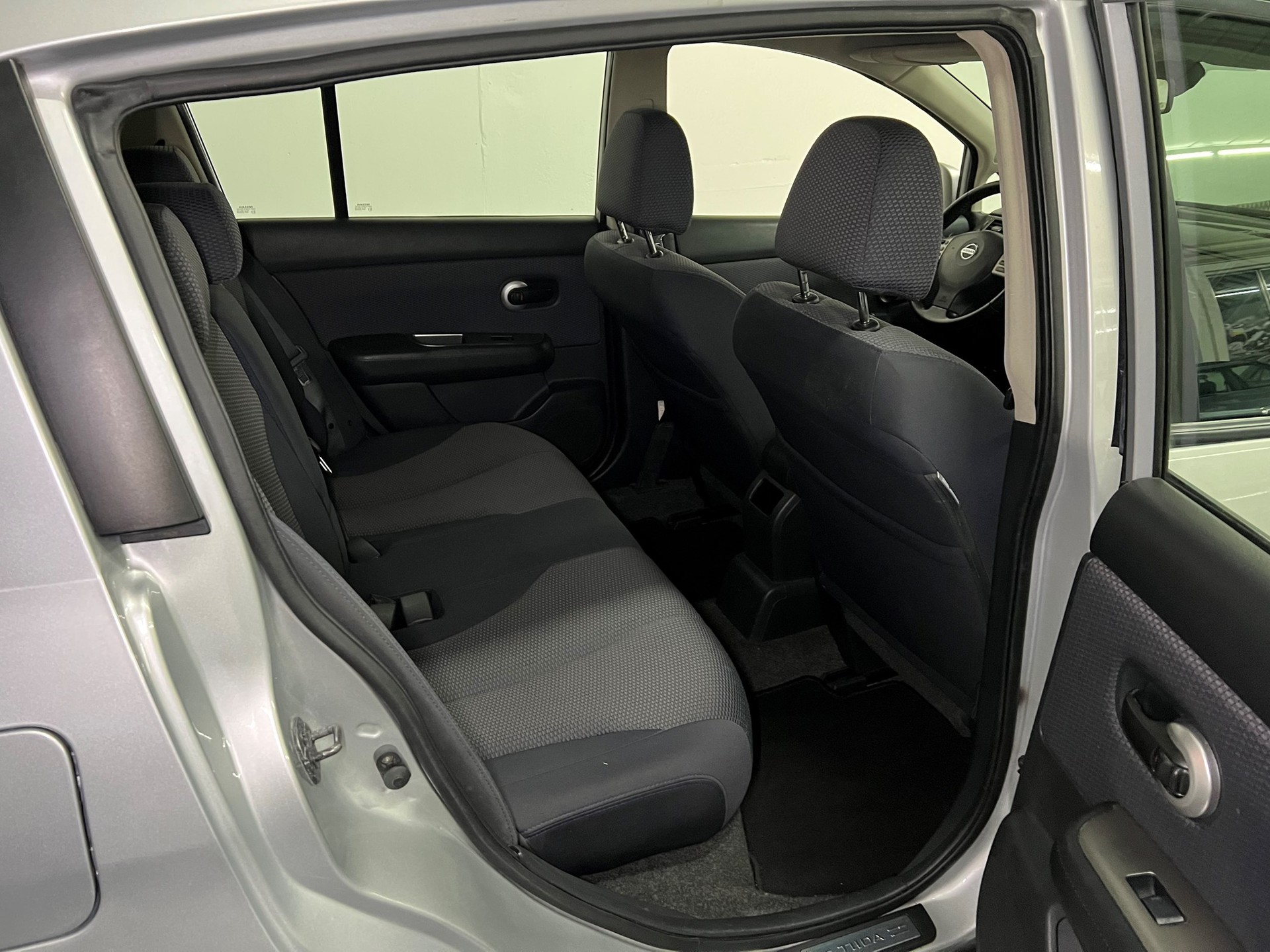 NISSAN Tiida 1.8 acenta-image-17