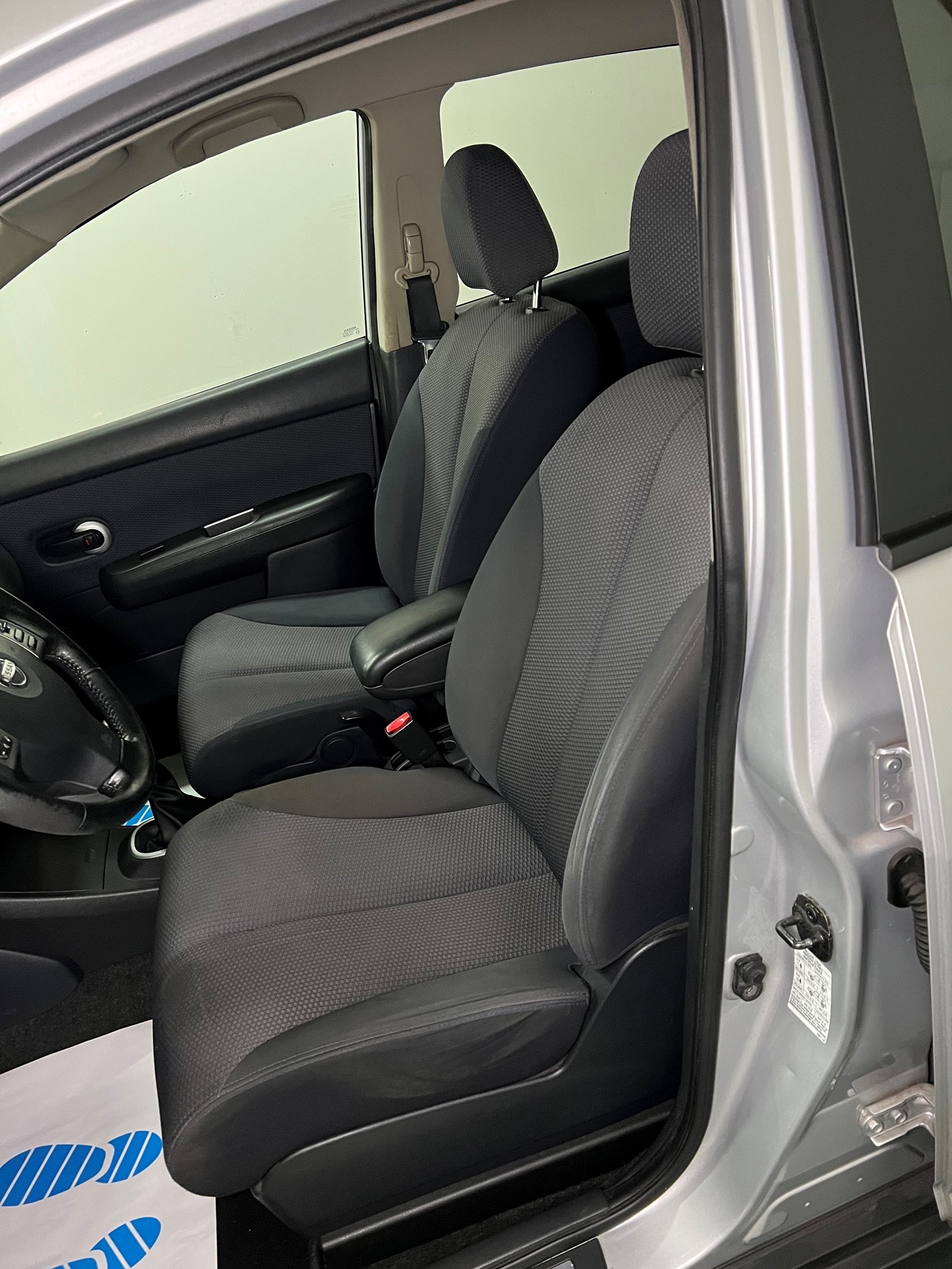 NISSAN Tiida 1.8 acenta-image-11